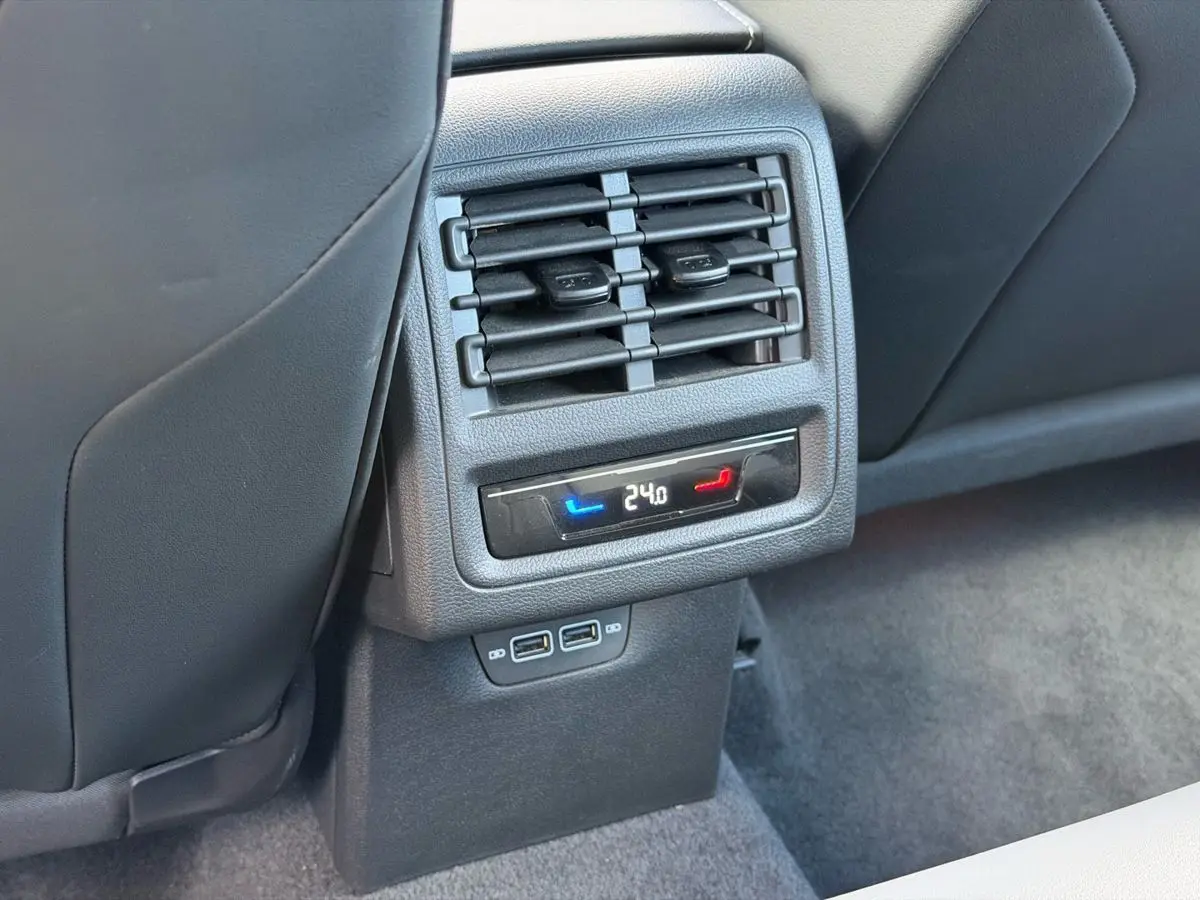 Volkswagen Golf, 2025