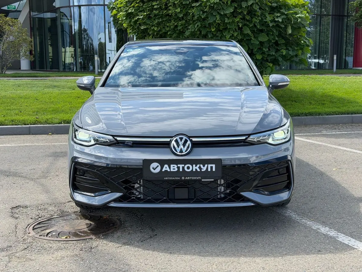 Volkswagen Golf, 2025