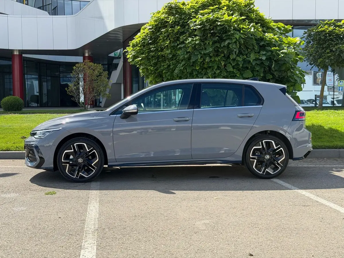 Volkswagen Golf, 2025