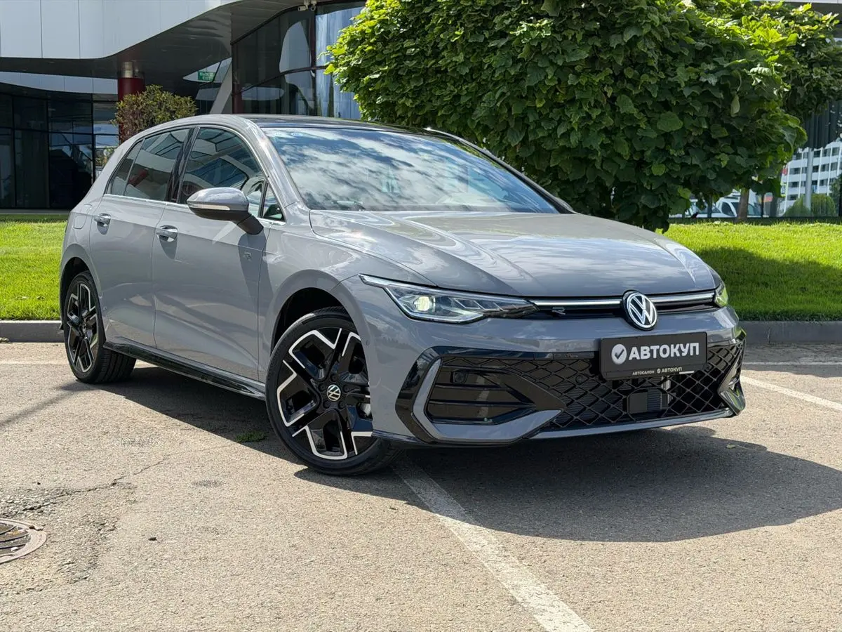 Volkswagen Golf, 2025