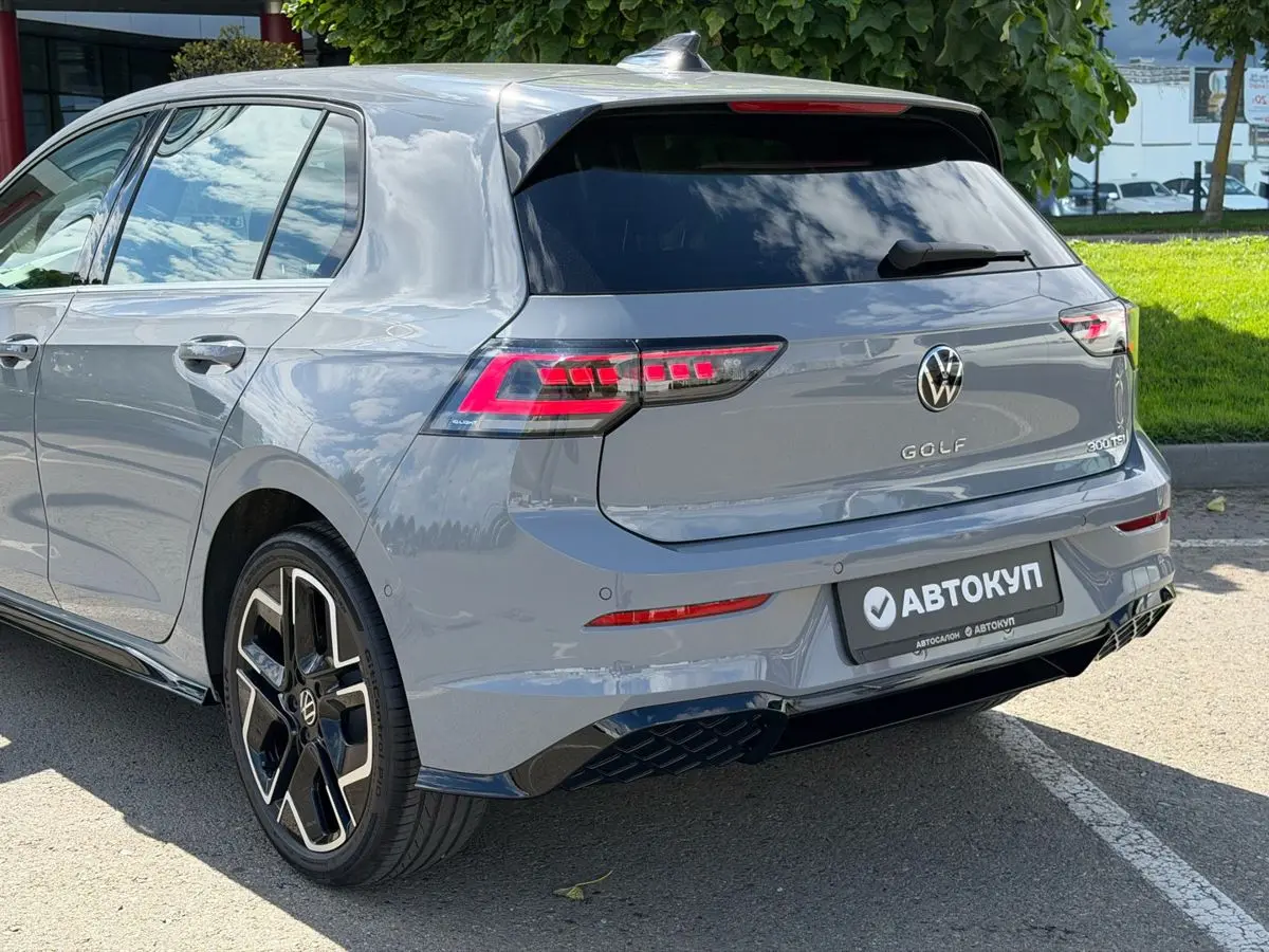 Volkswagen Golf, 2025