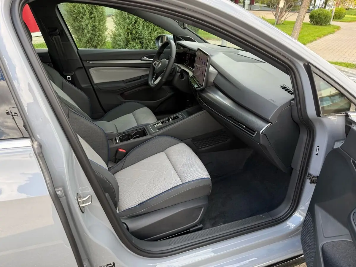Volkswagen Golf, 2025