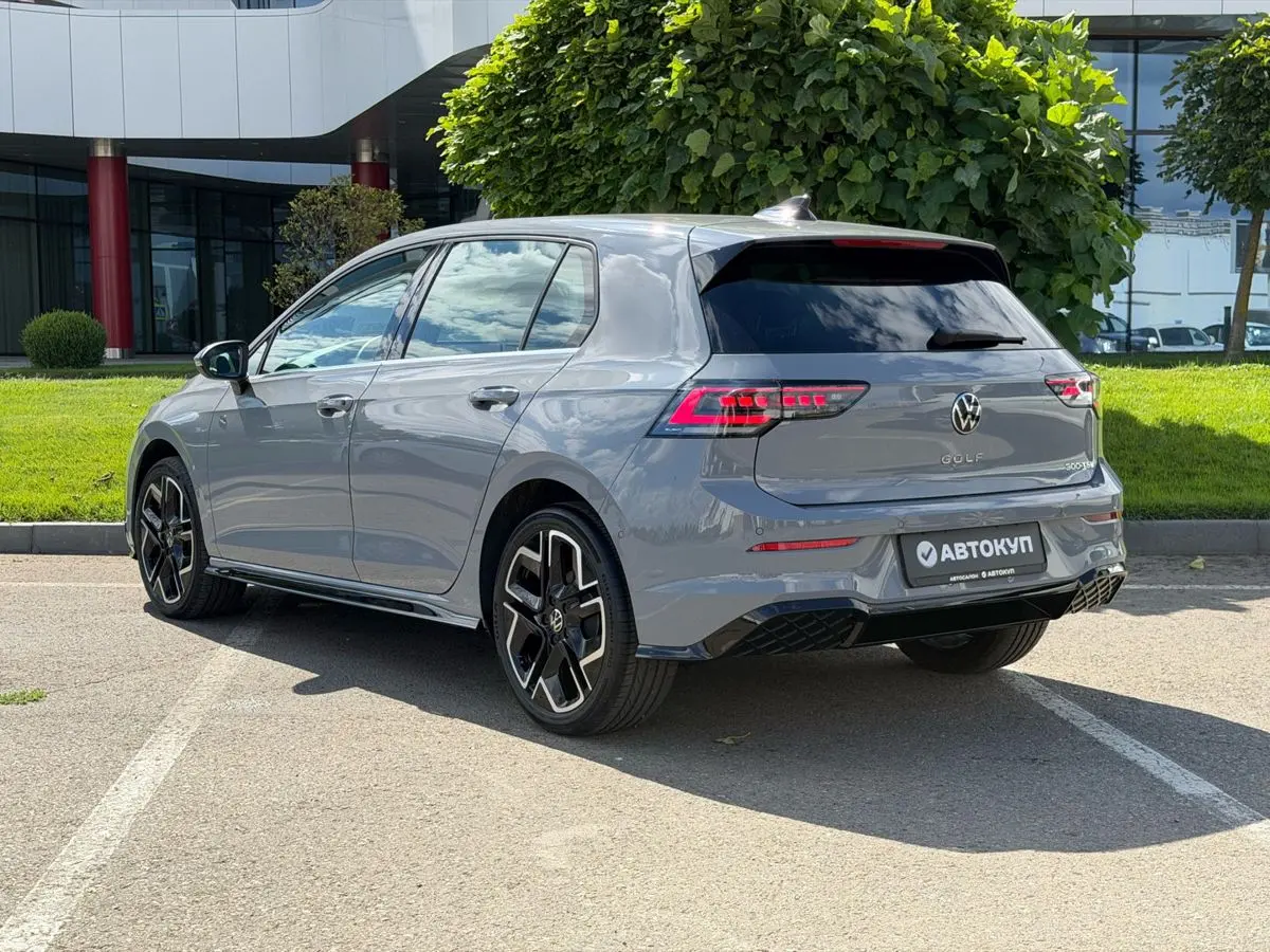 Volkswagen Golf, 2025