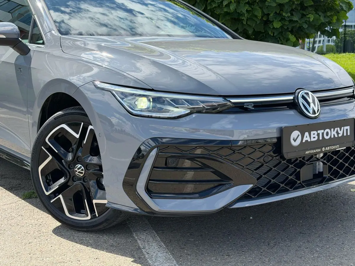 Volkswagen Golf, 2025