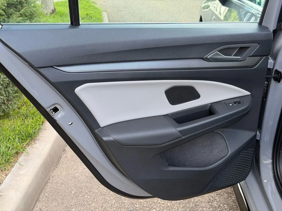 Volkswagen Golf, 2025