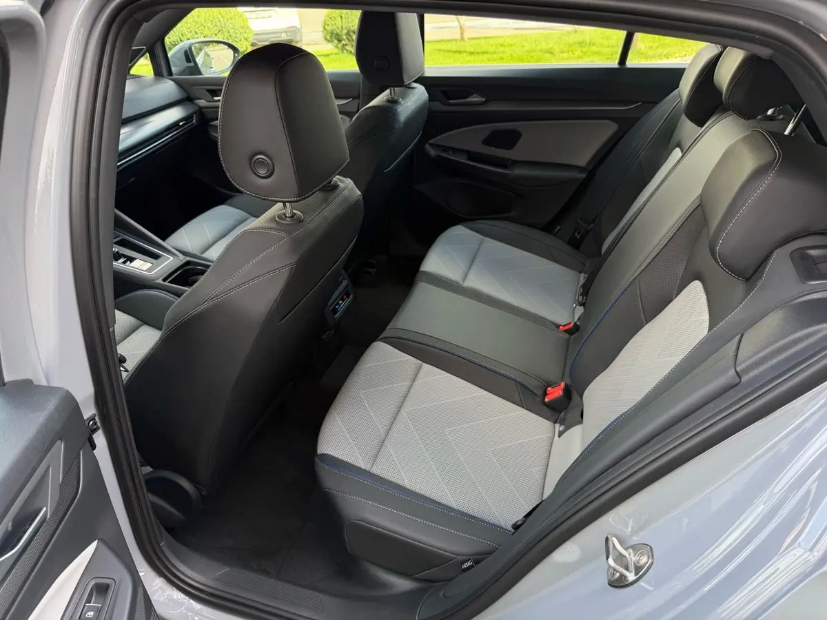 Volkswagen Golf, 2025