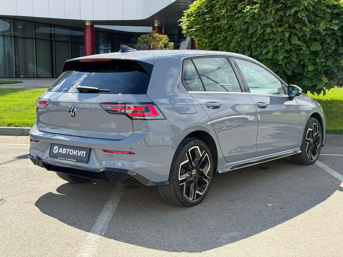 Volkswagen Golf, 2025