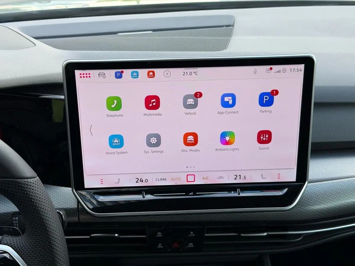Volkswagen Golf, 2025