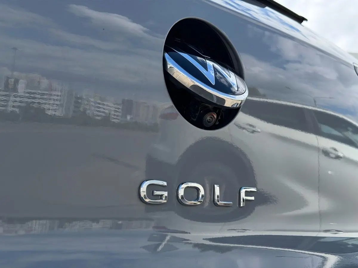 Volkswagen Golf, 2025