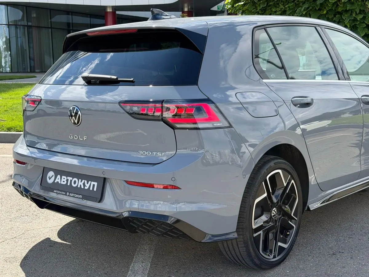 Volkswagen Golf, 2025