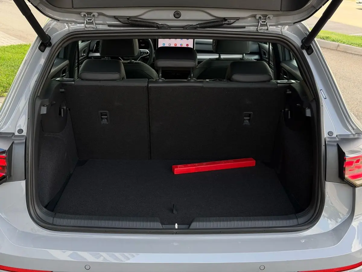 Volkswagen Golf, 2025