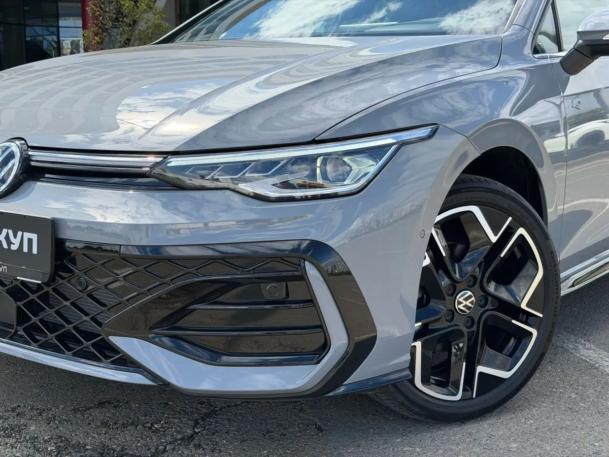 Volkswagen Golf, 2025