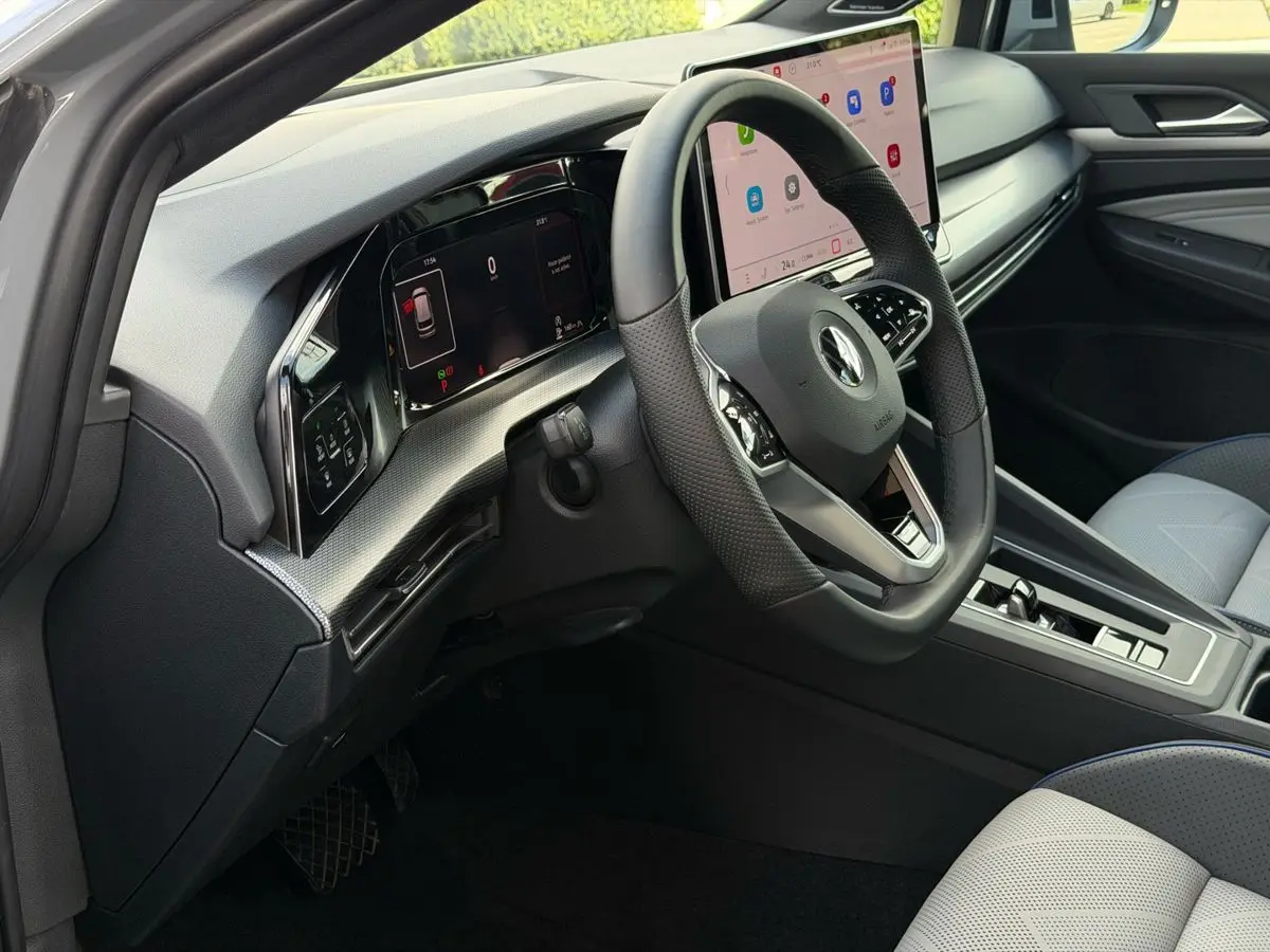 Volkswagen Golf, 2025