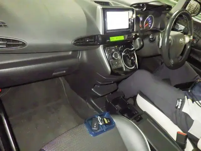 Toyota Wish, 2014