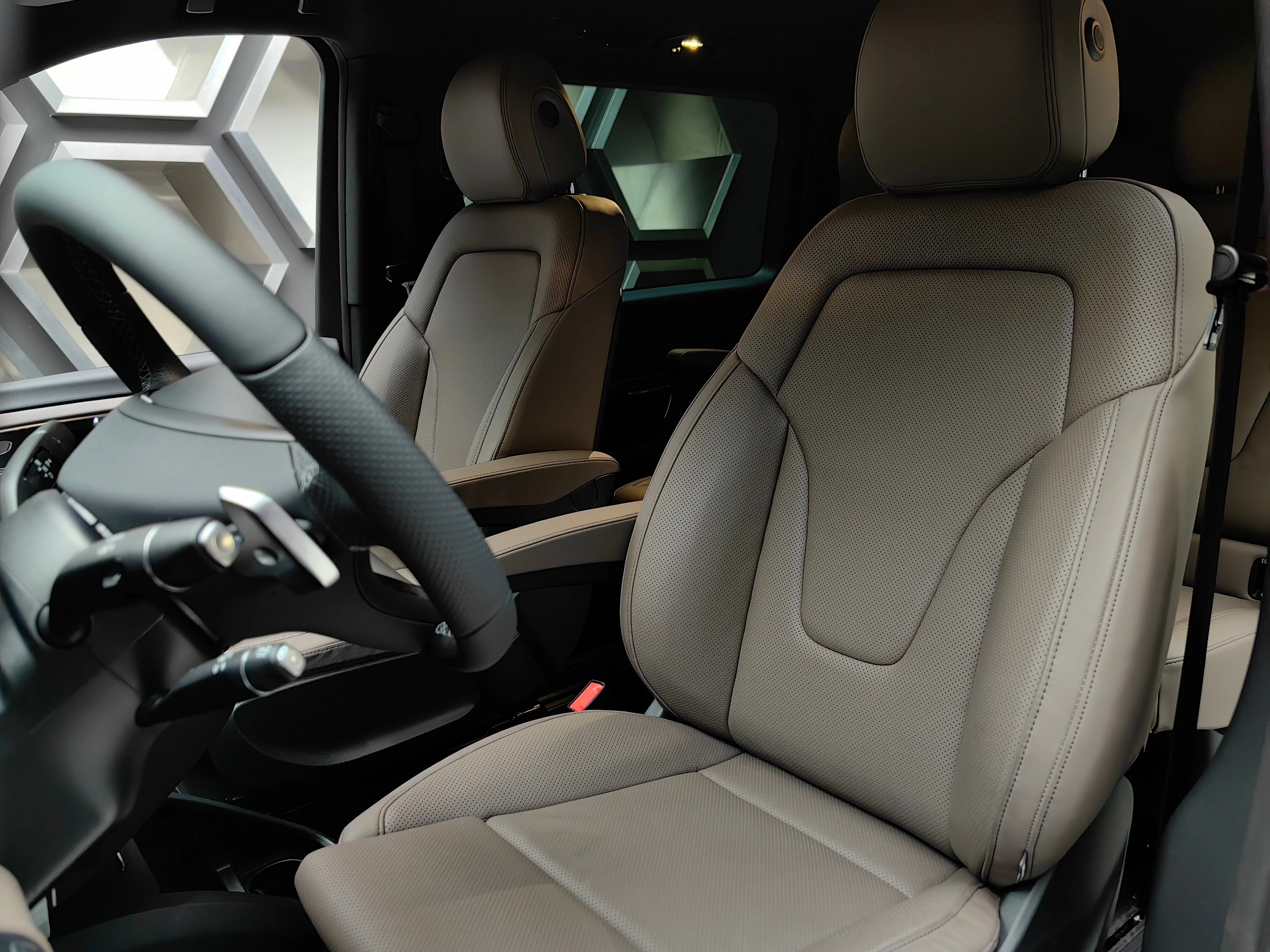 Mercedes-Benz V-класс 2023 13