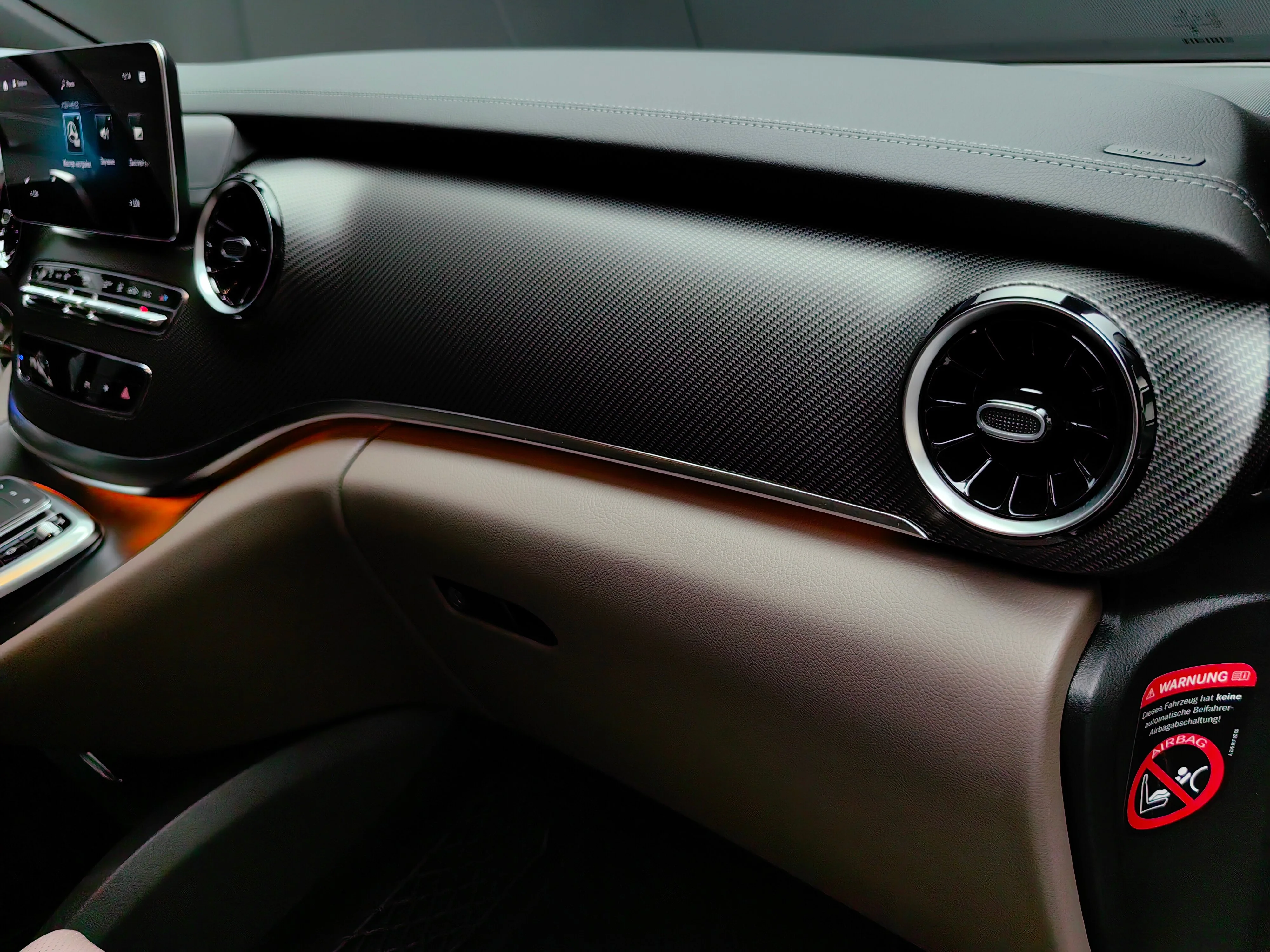 Mercedes-Benz V-класс 2023 32