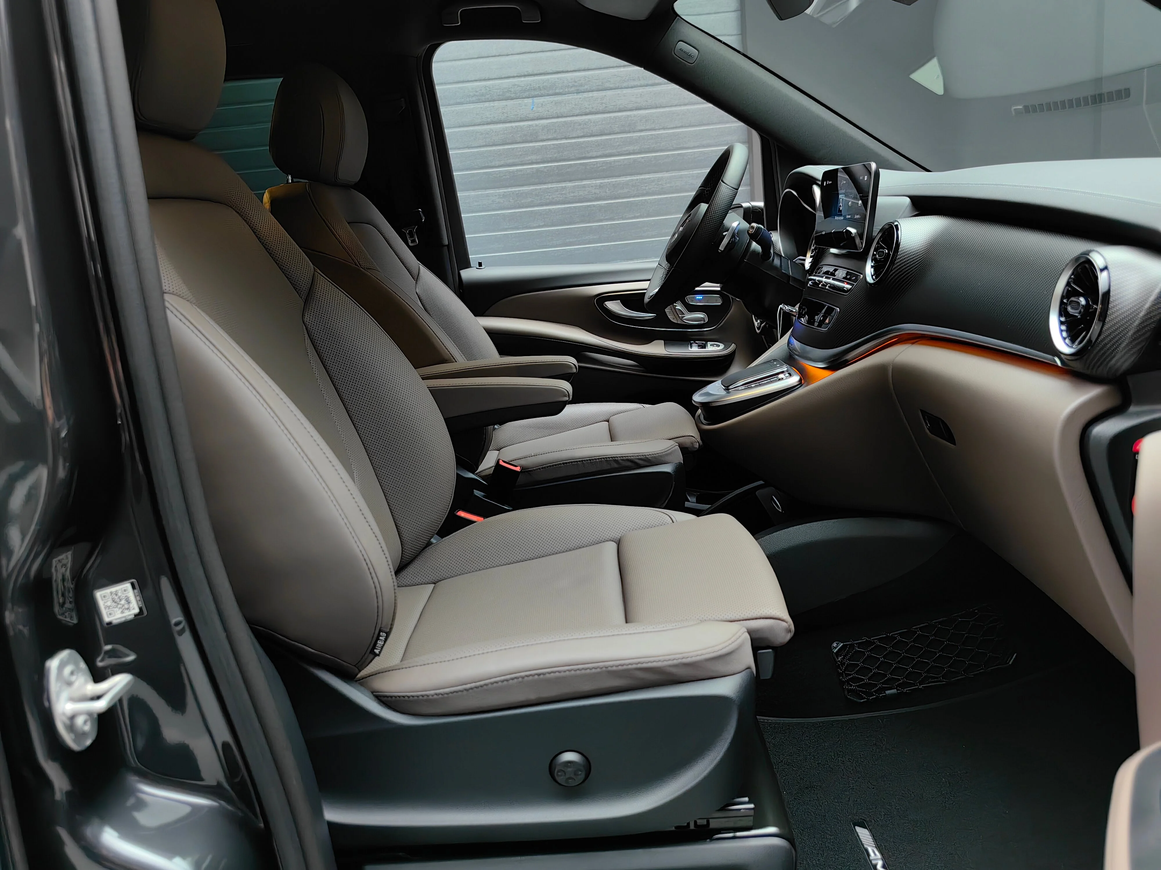 Mercedes-Benz V-класс 2023 27