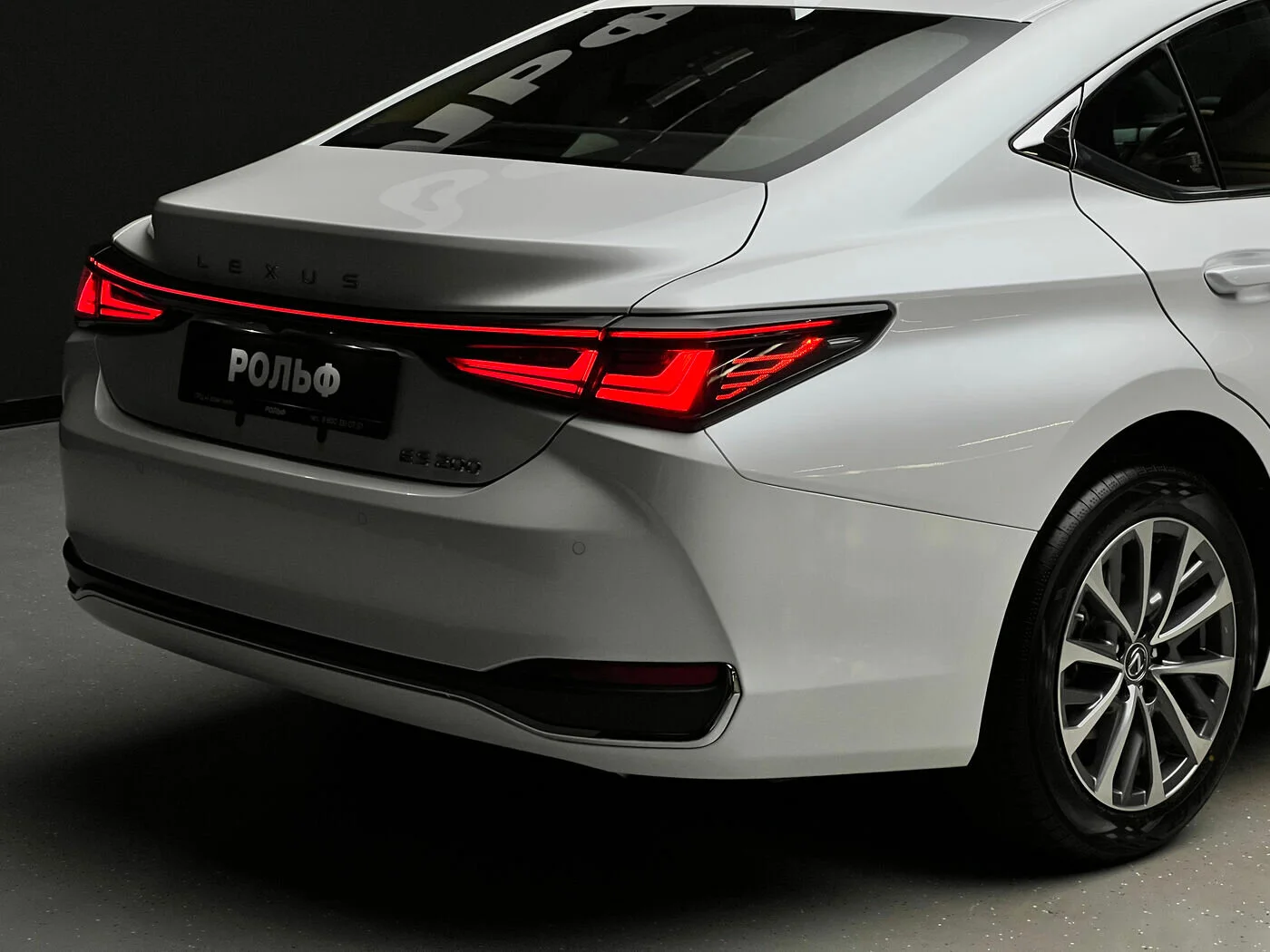 Lexus ES 2025 10