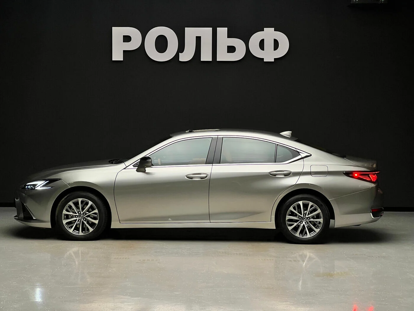 Lexus ES 2025 6