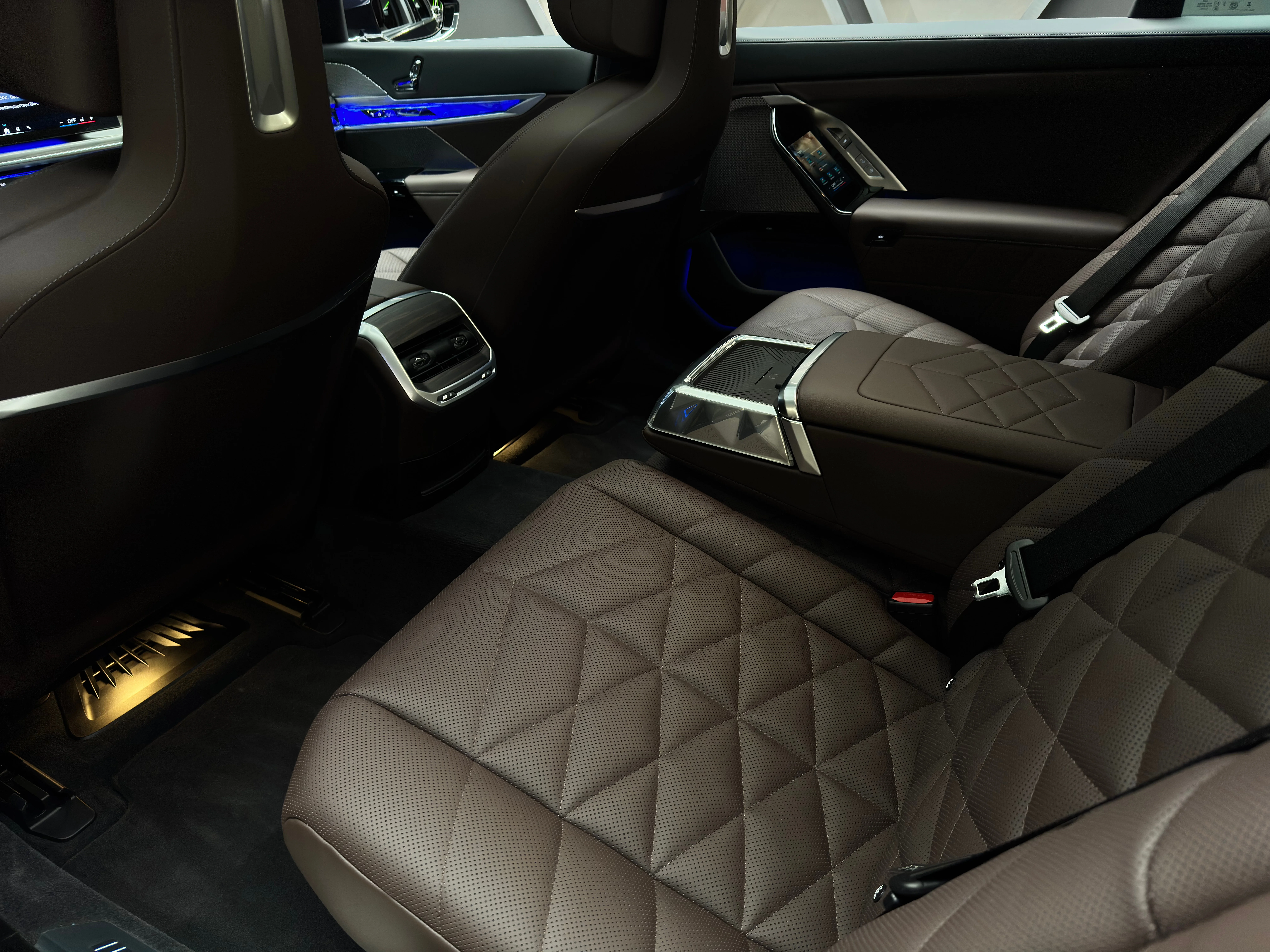 BMW 7 серия 2024 18