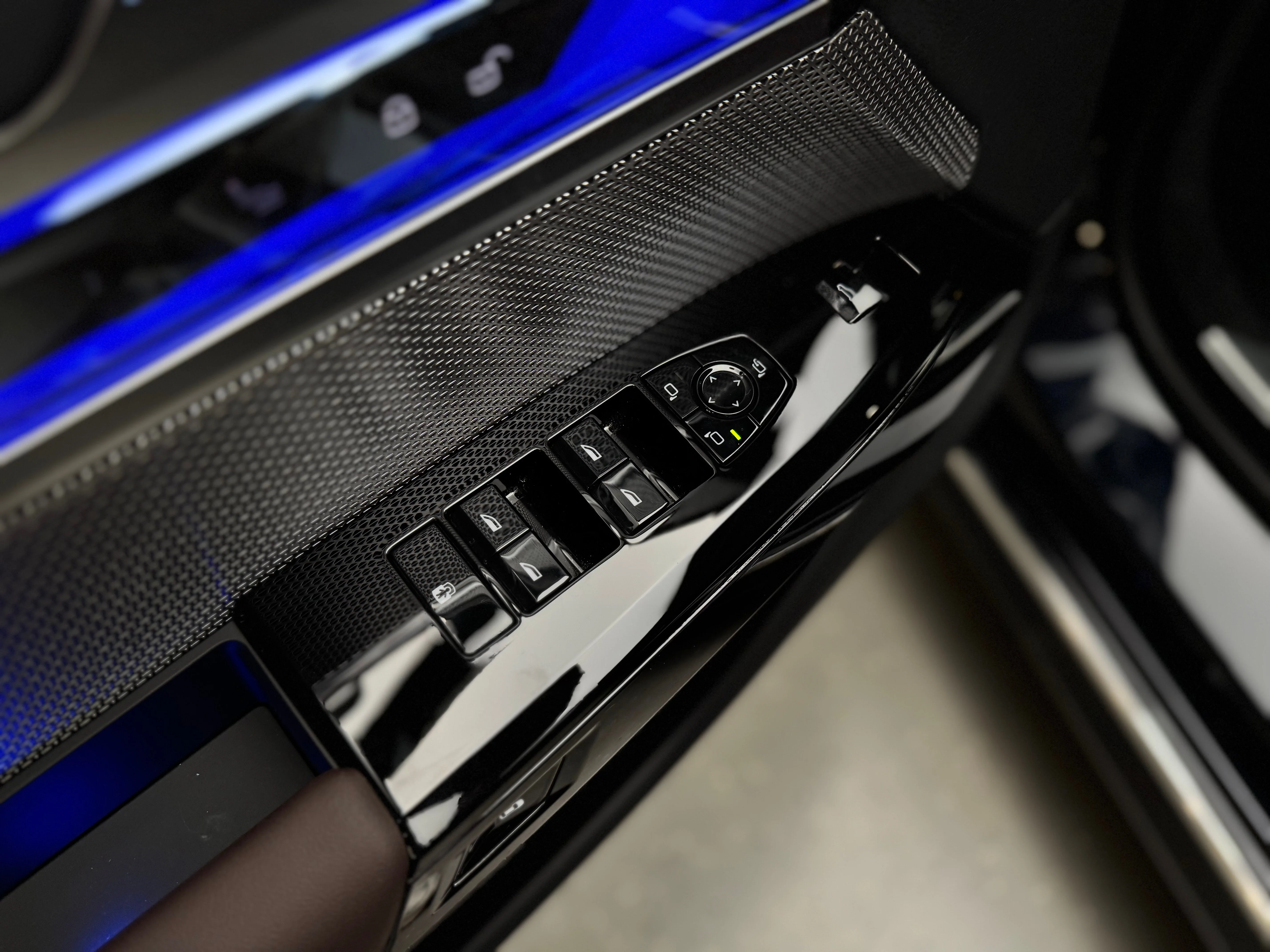 BMW 7 серия 2024 12