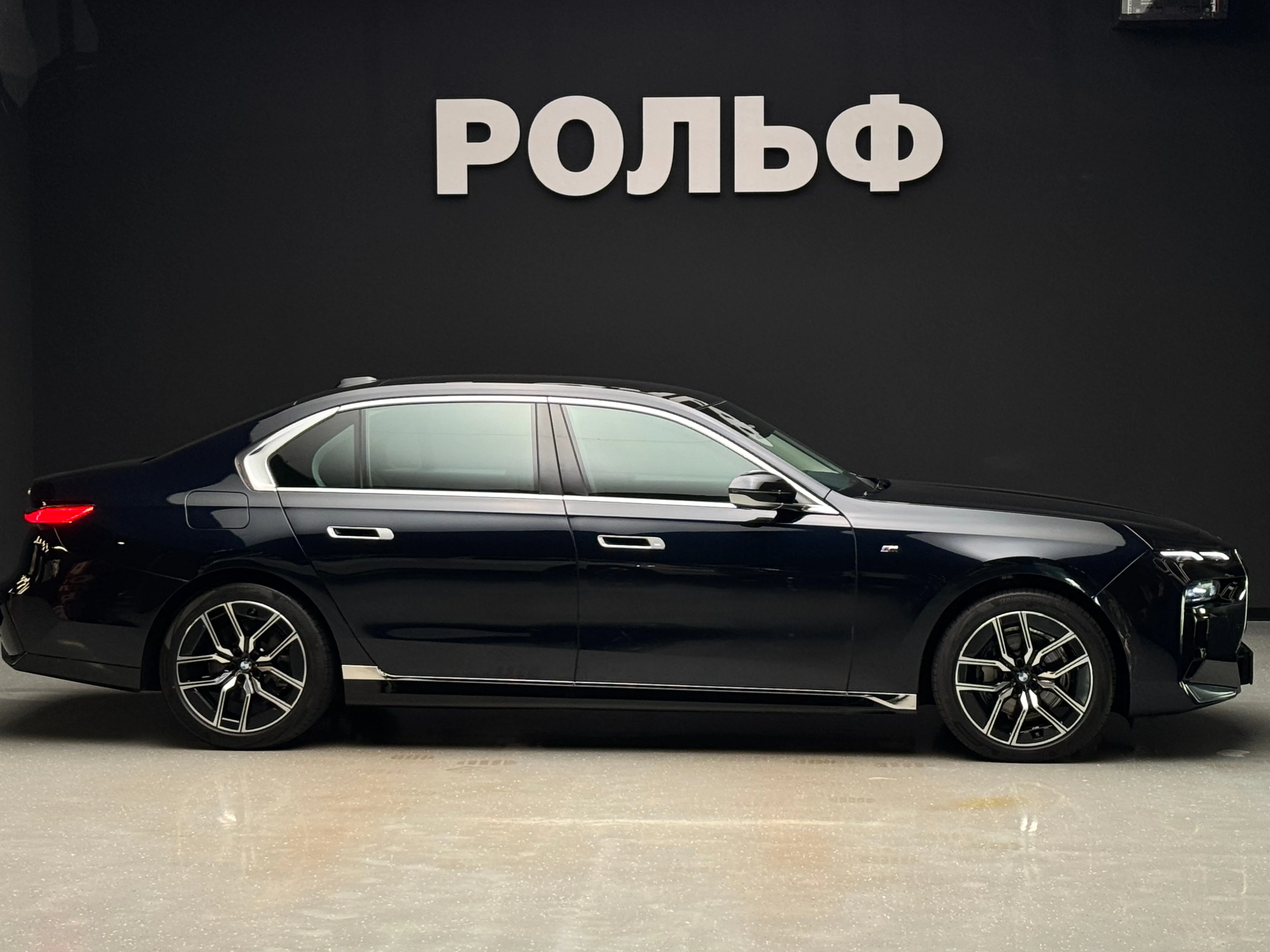 BMW 7 серия 2024 6
