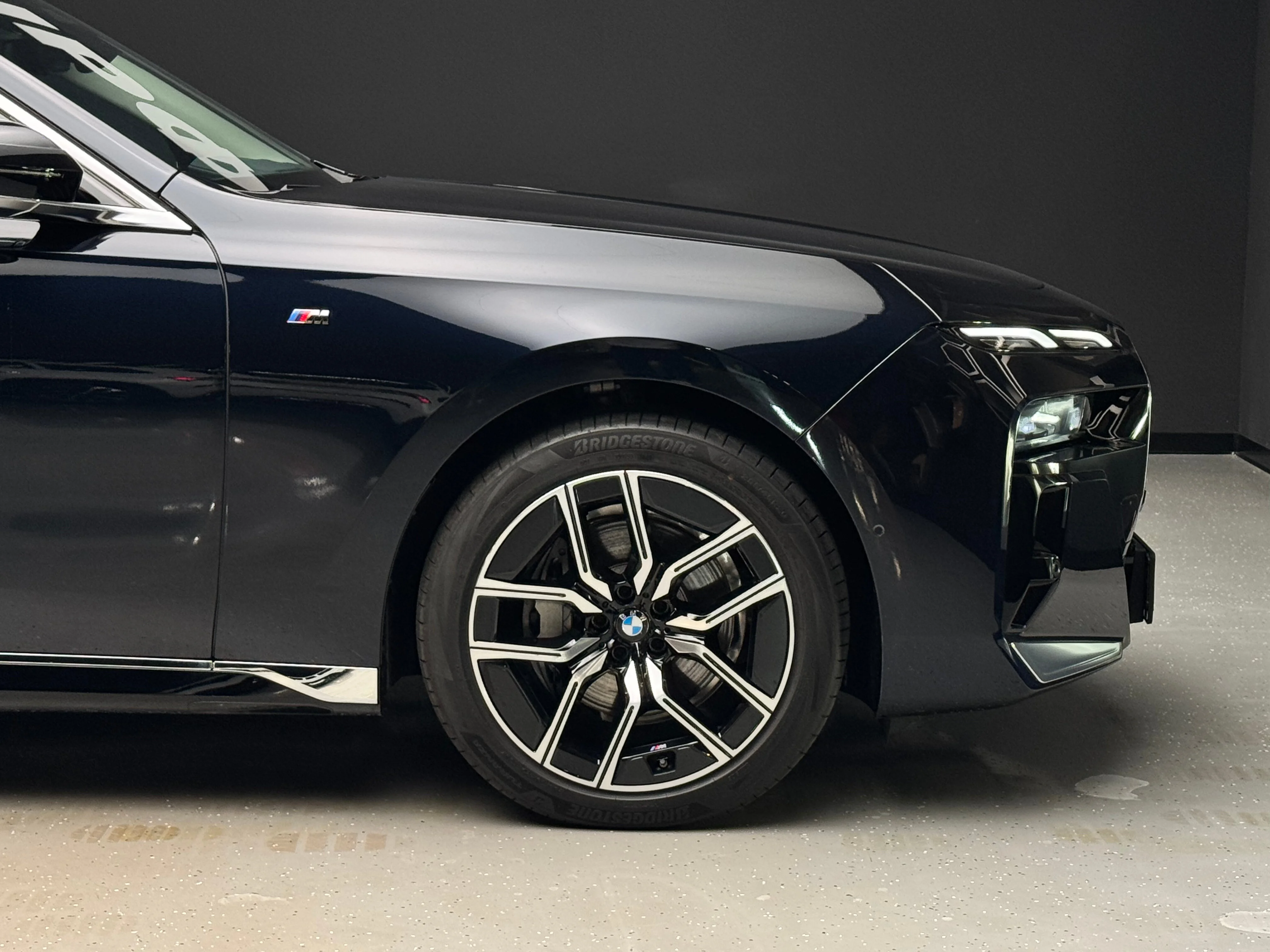 BMW 7 серия 2024 7