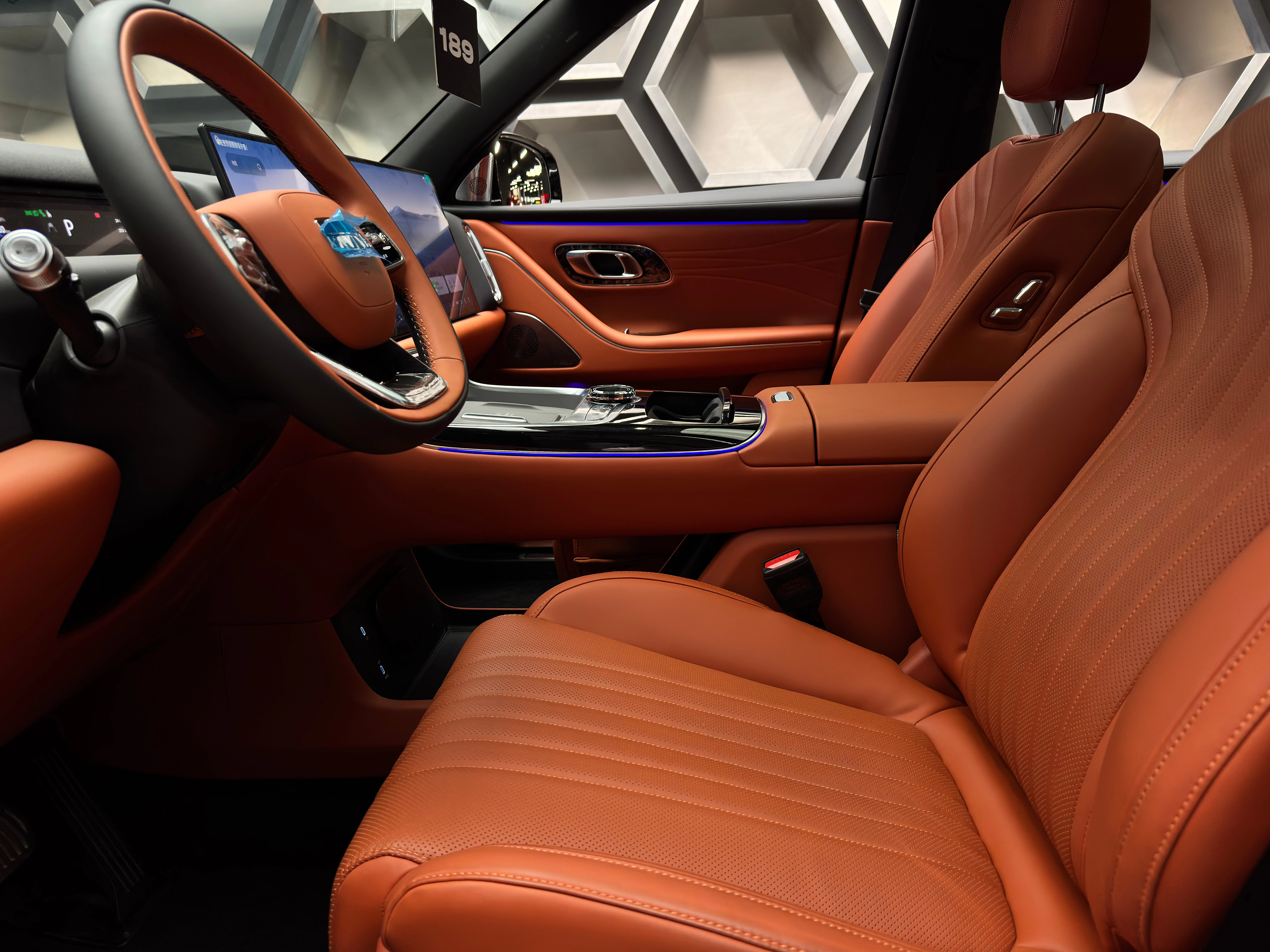 Geely Galaxy M9 2025 11