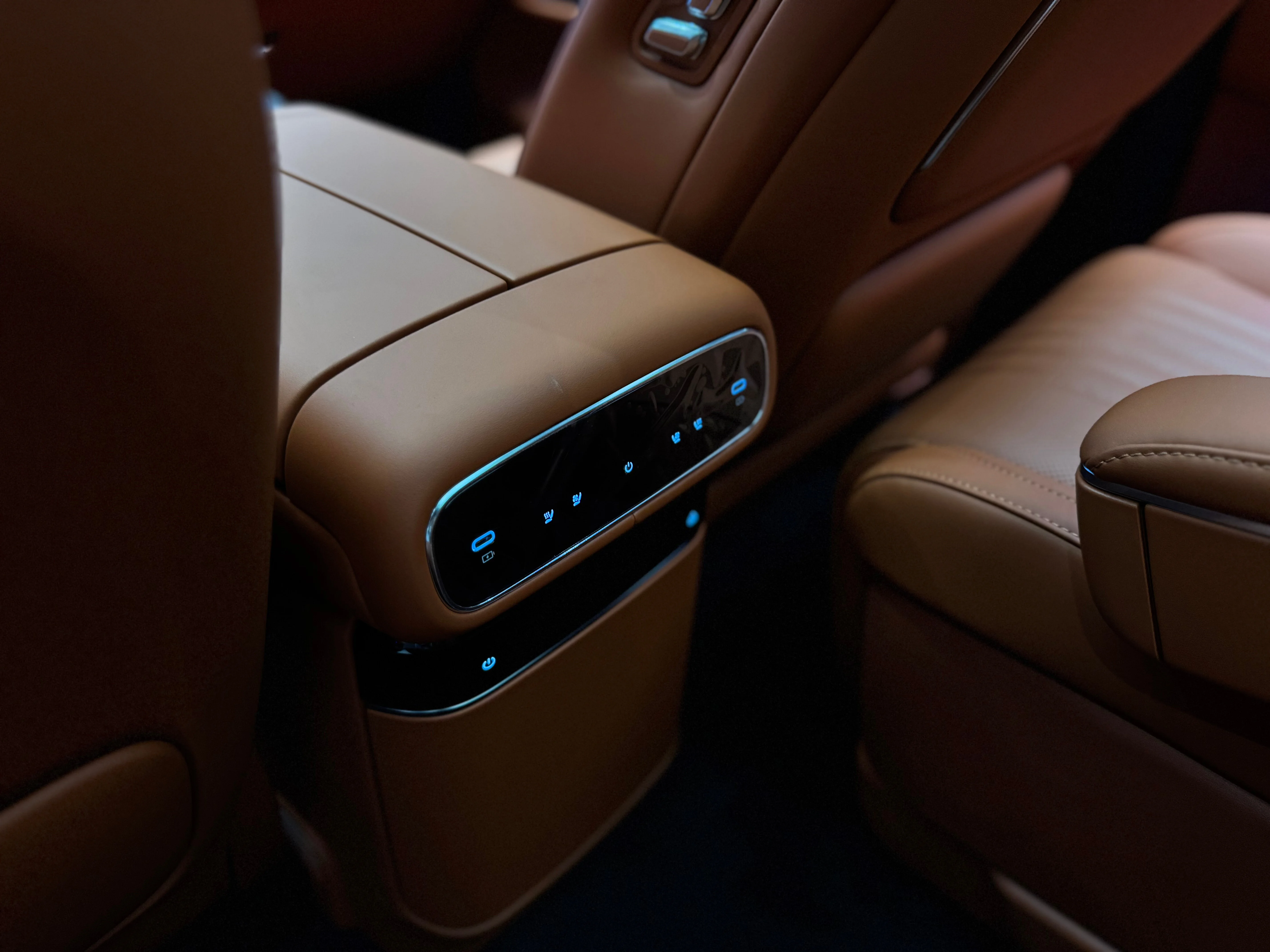 Geely Galaxy M9 2025 24