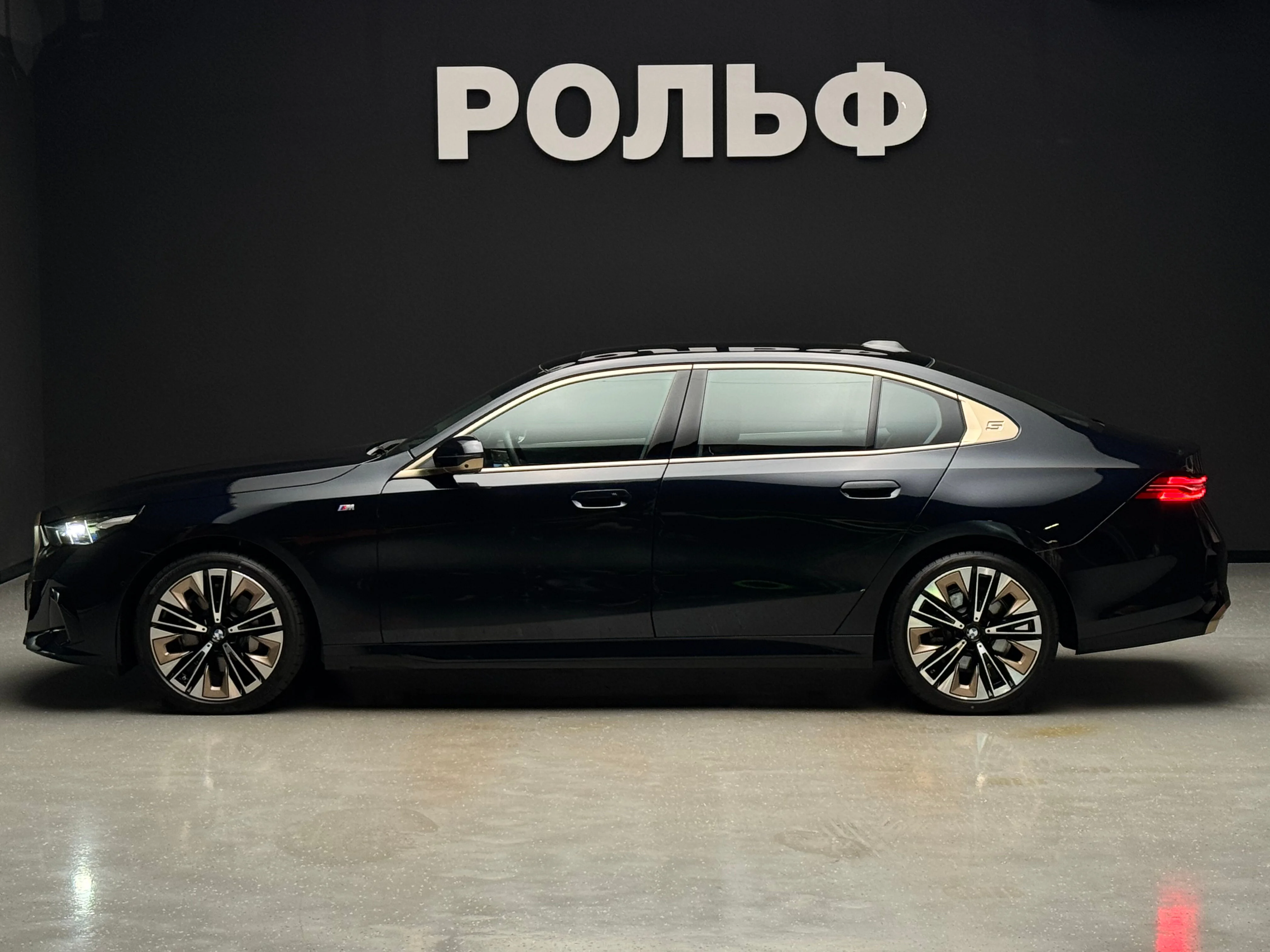 BMW 5 серия 2024 4