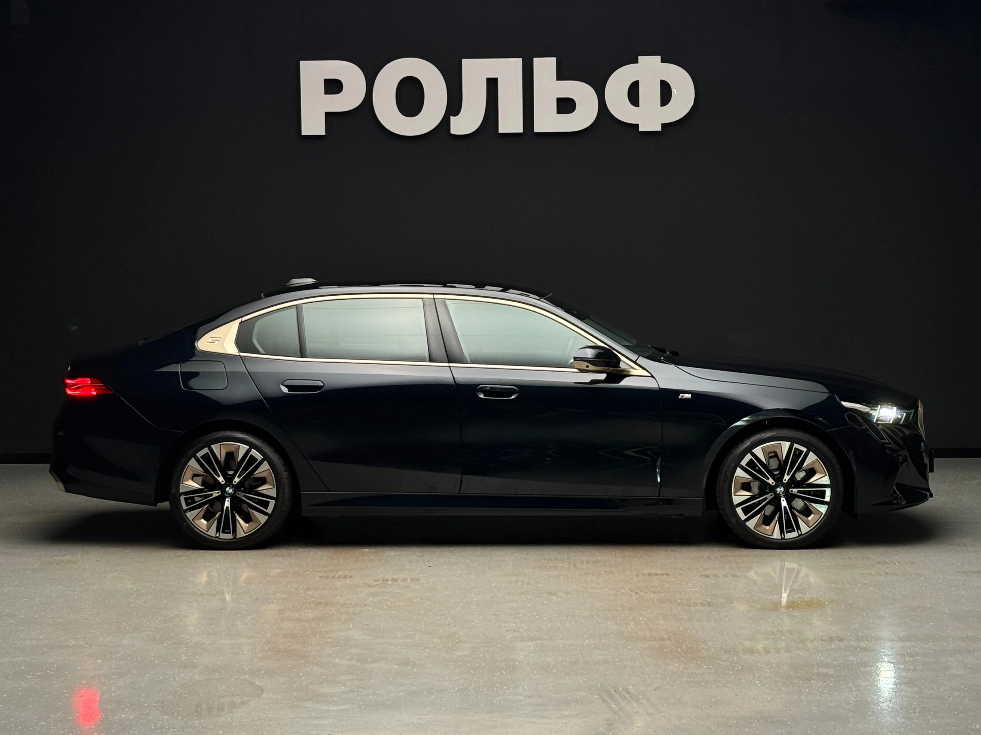 BMW 5 серия 2024 5