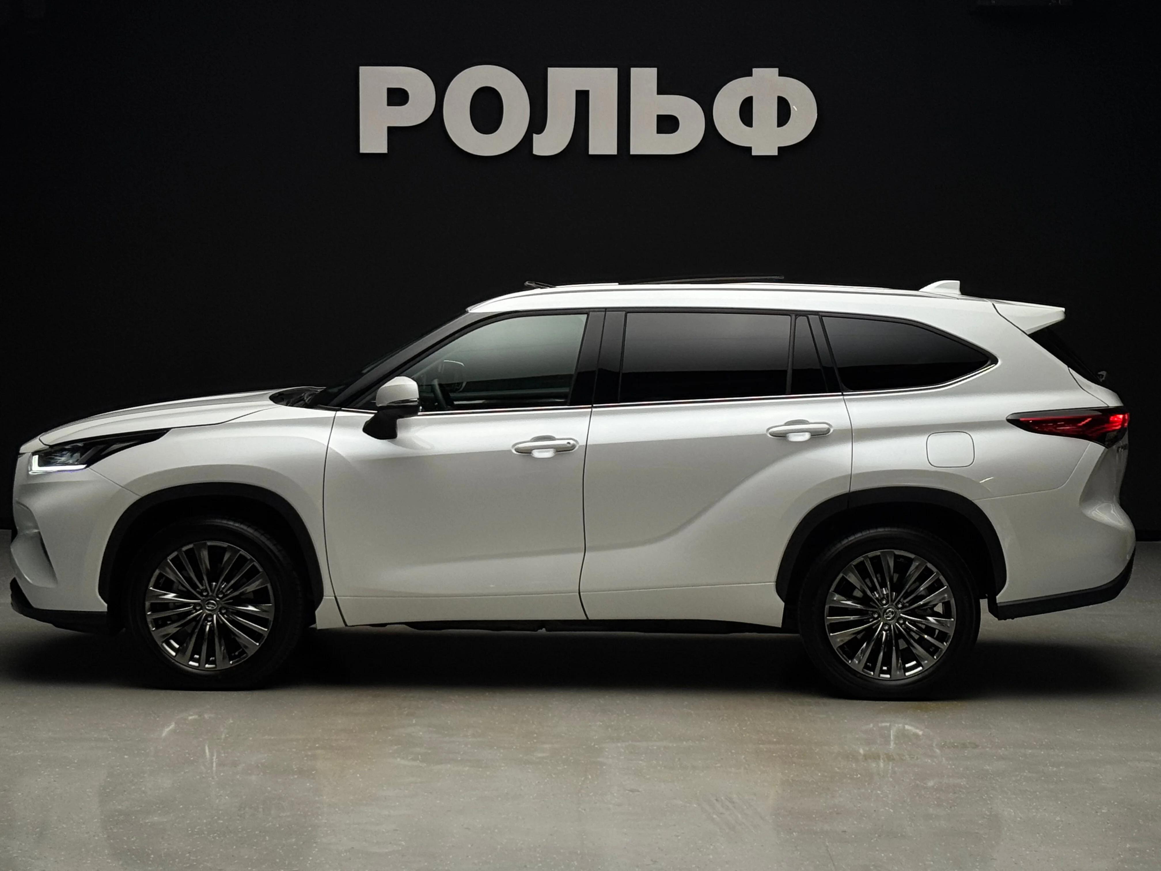 Toyota Highlander 2025 5