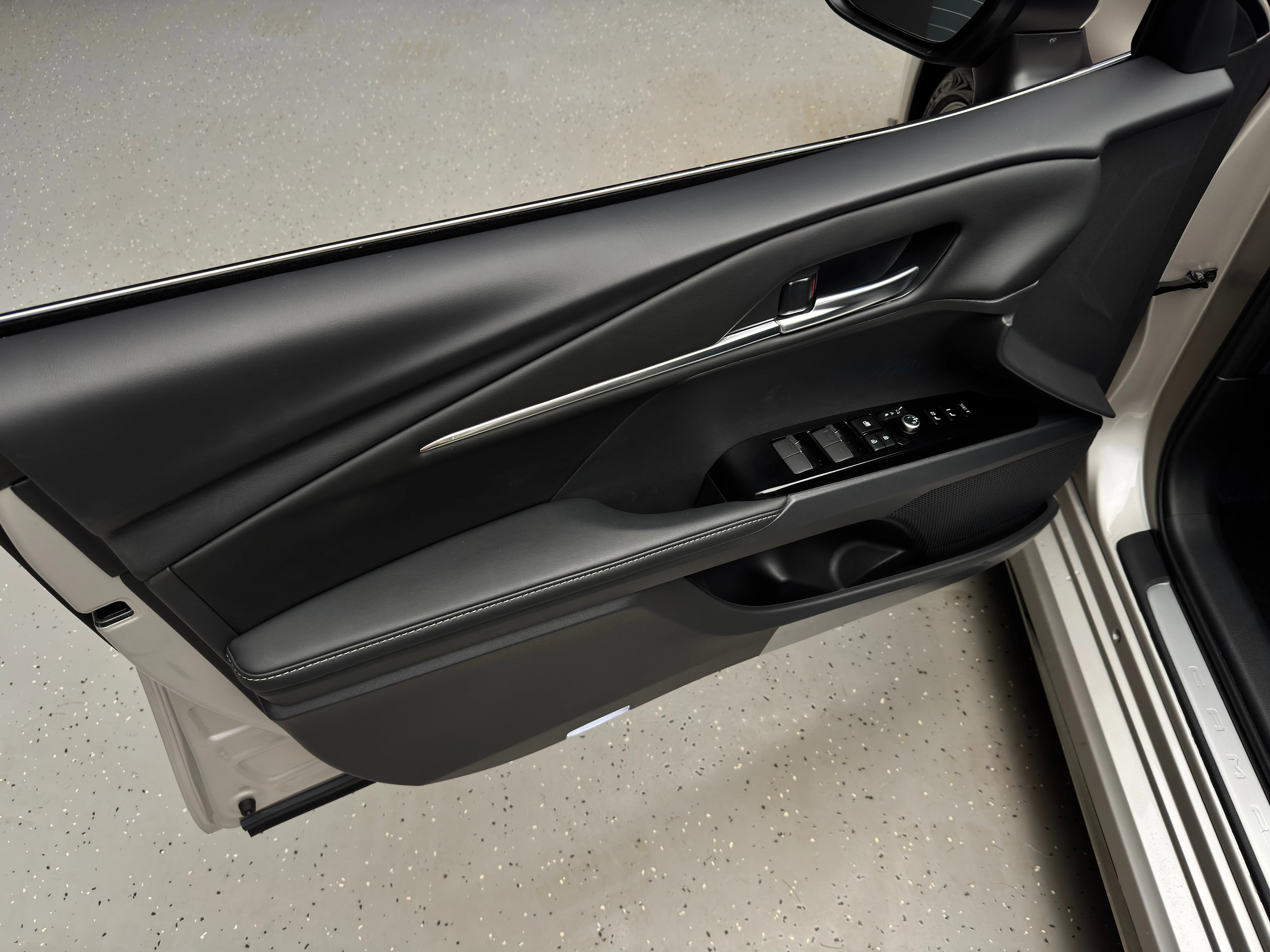 Toyota Camry 2025 17