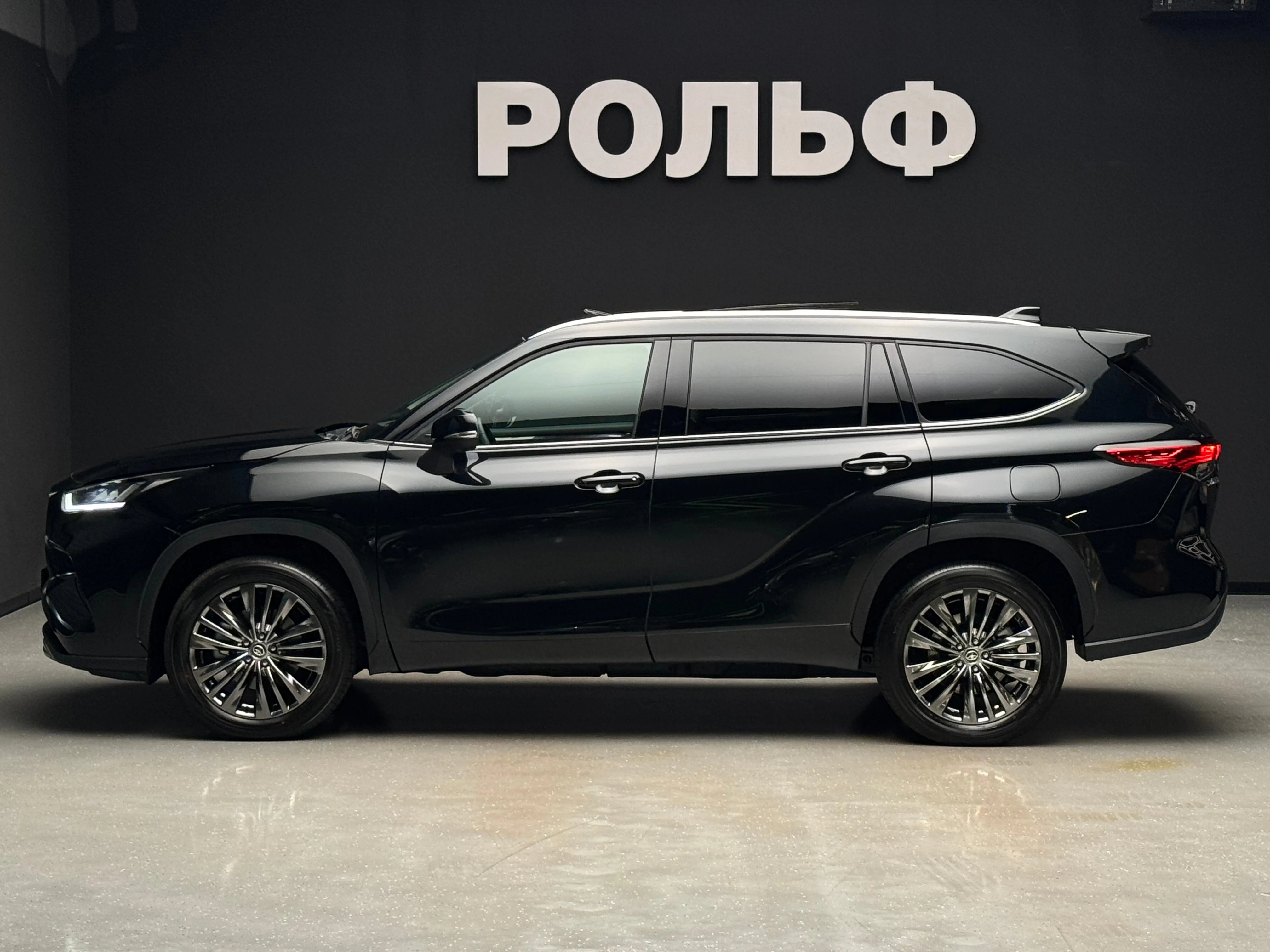 Toyota Highlander 2025 5