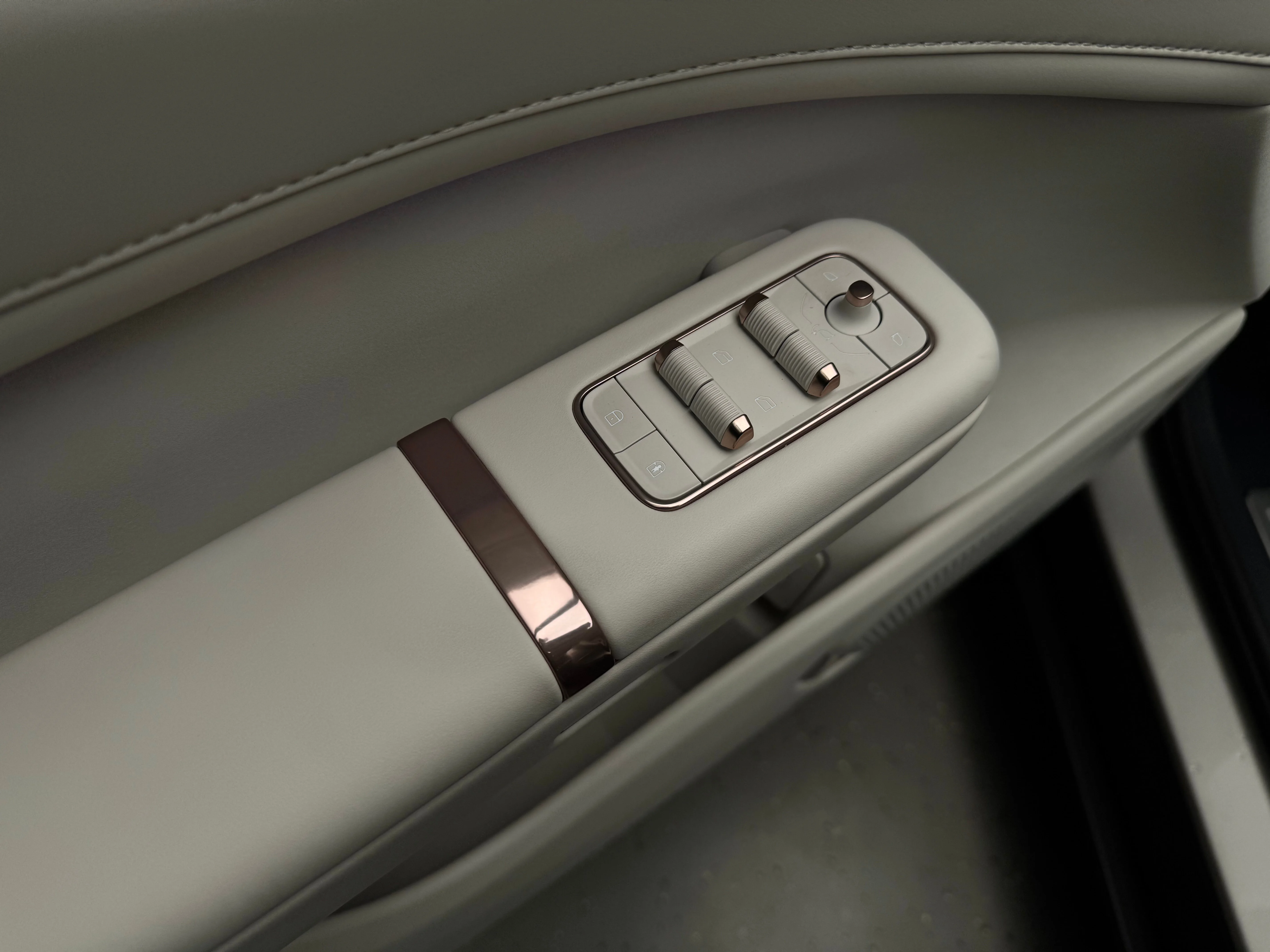 Lynk & Co 900 2025 13