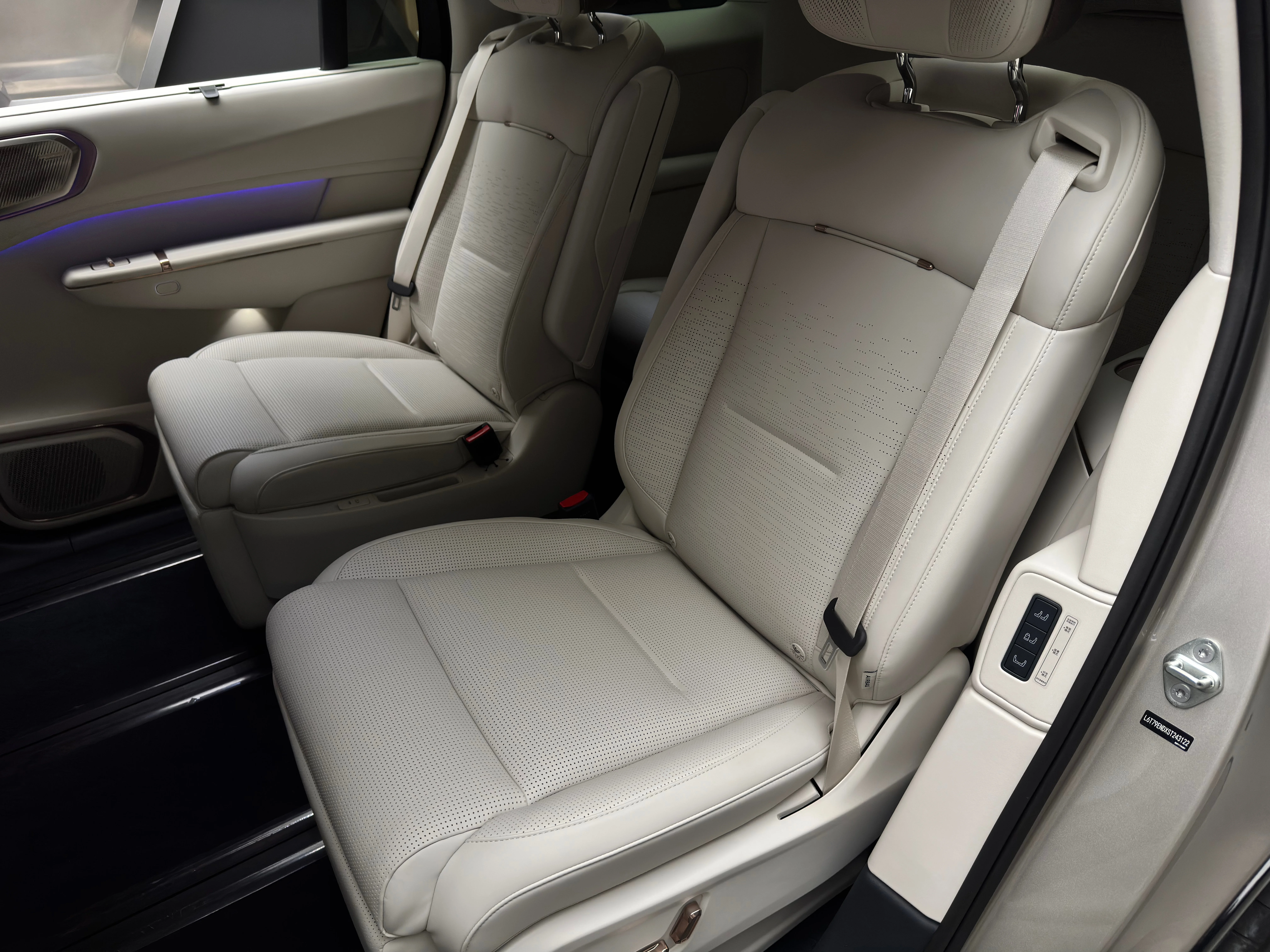 Lynk & Co 900 2025 20