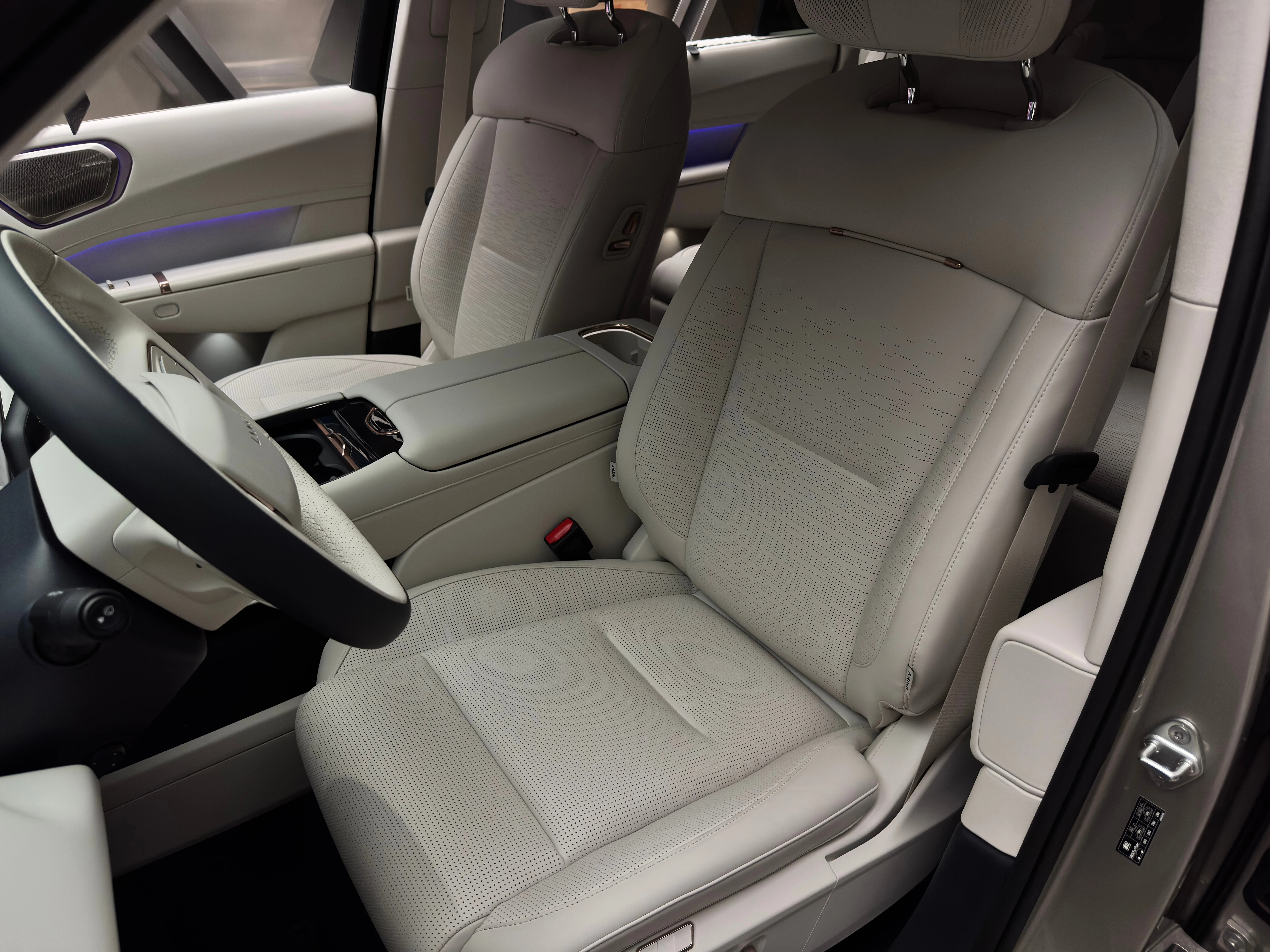 Lynk & Co 900 2025 14