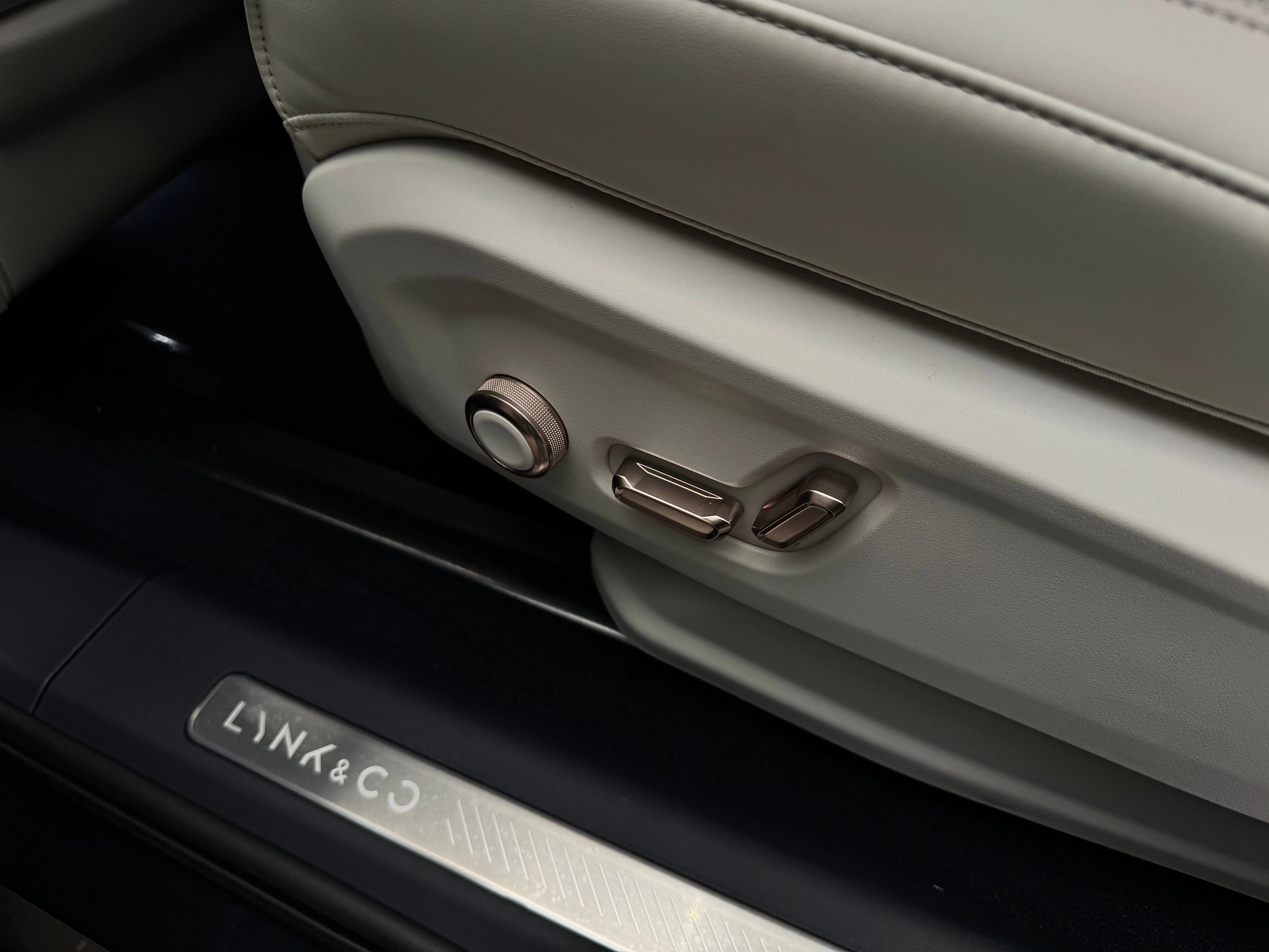 Lynk & Co 900 2025 28