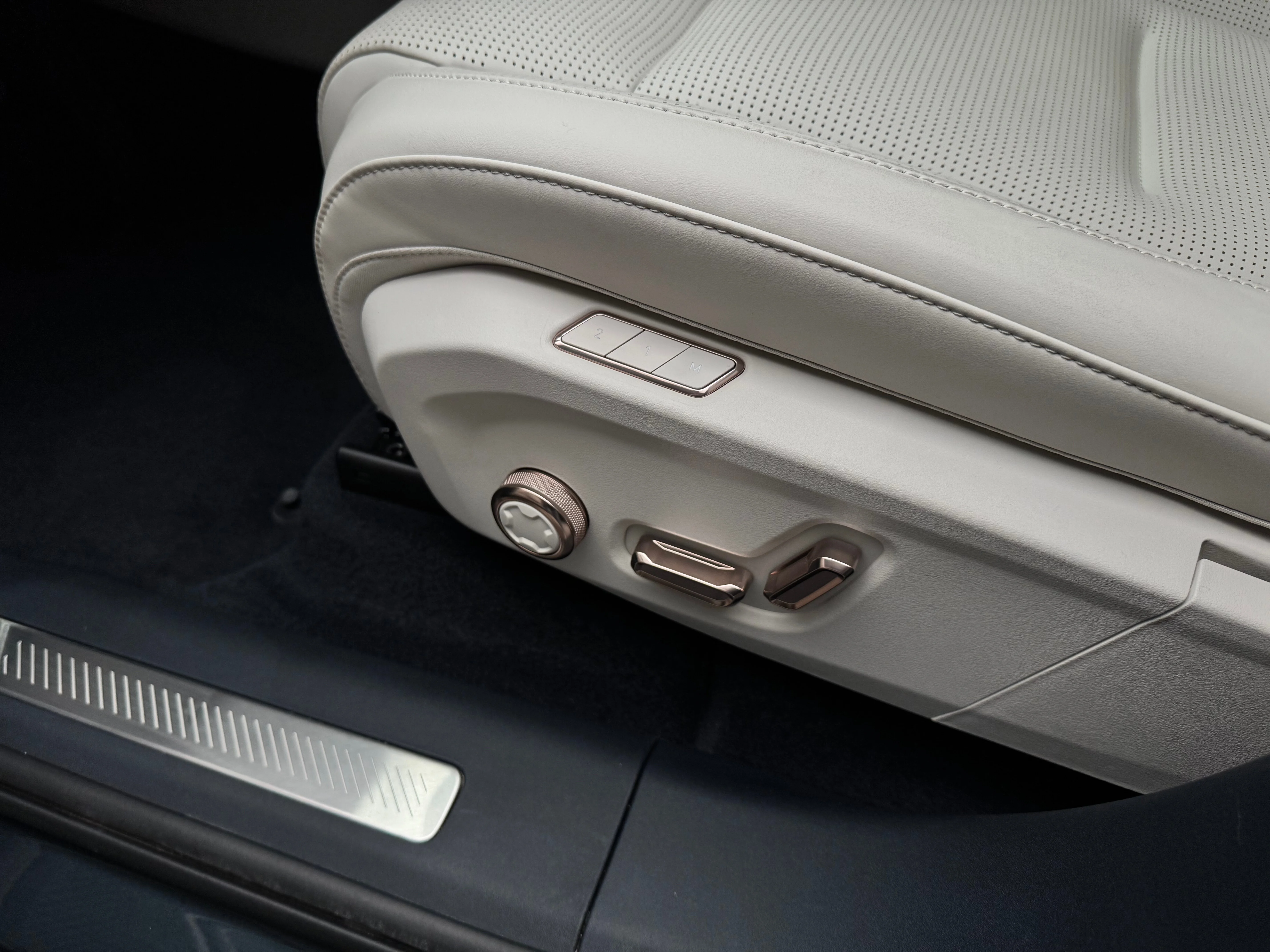 Lynk & Co 900 2025 17