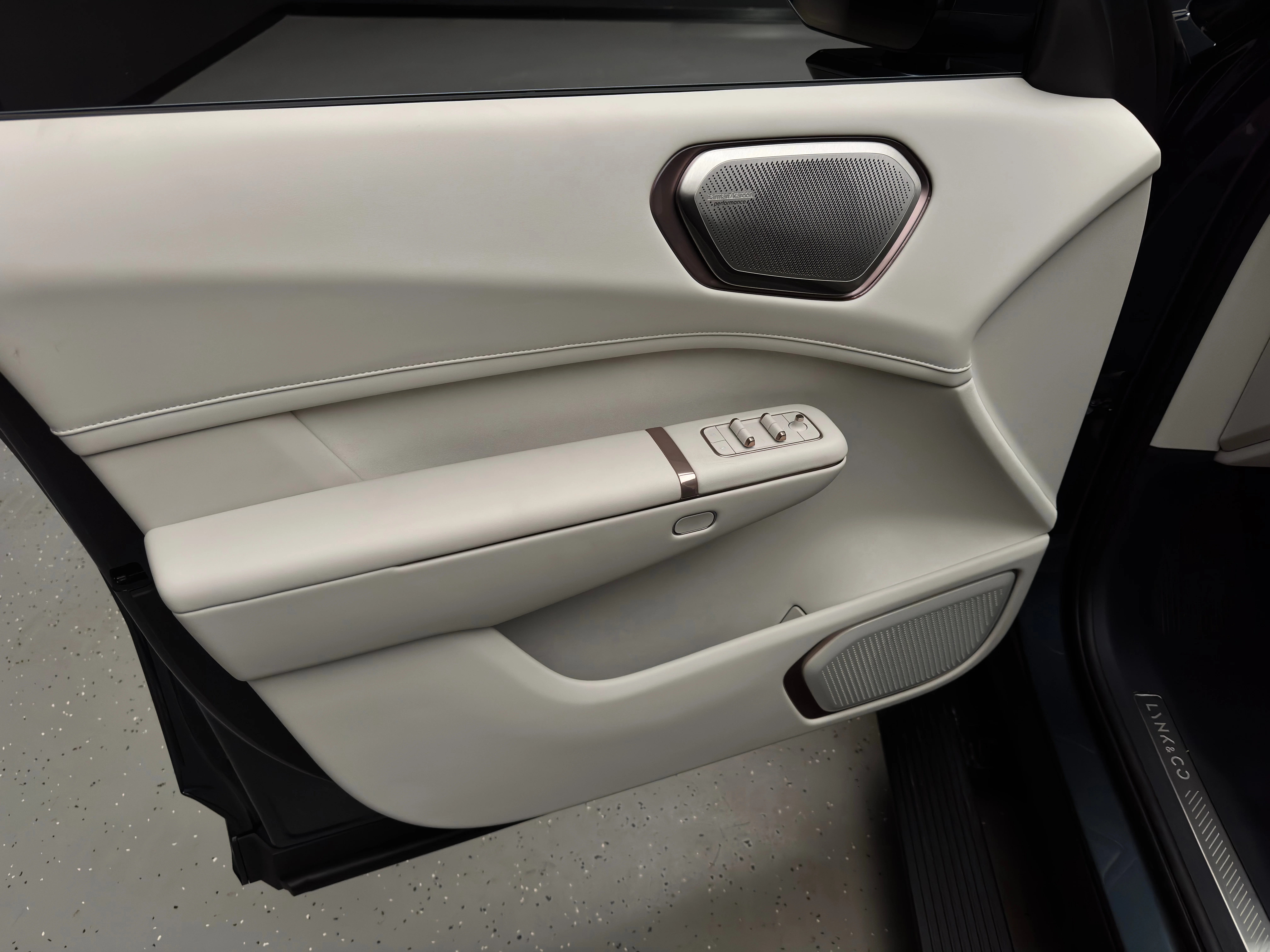 Lynk & Co 900 2025 14