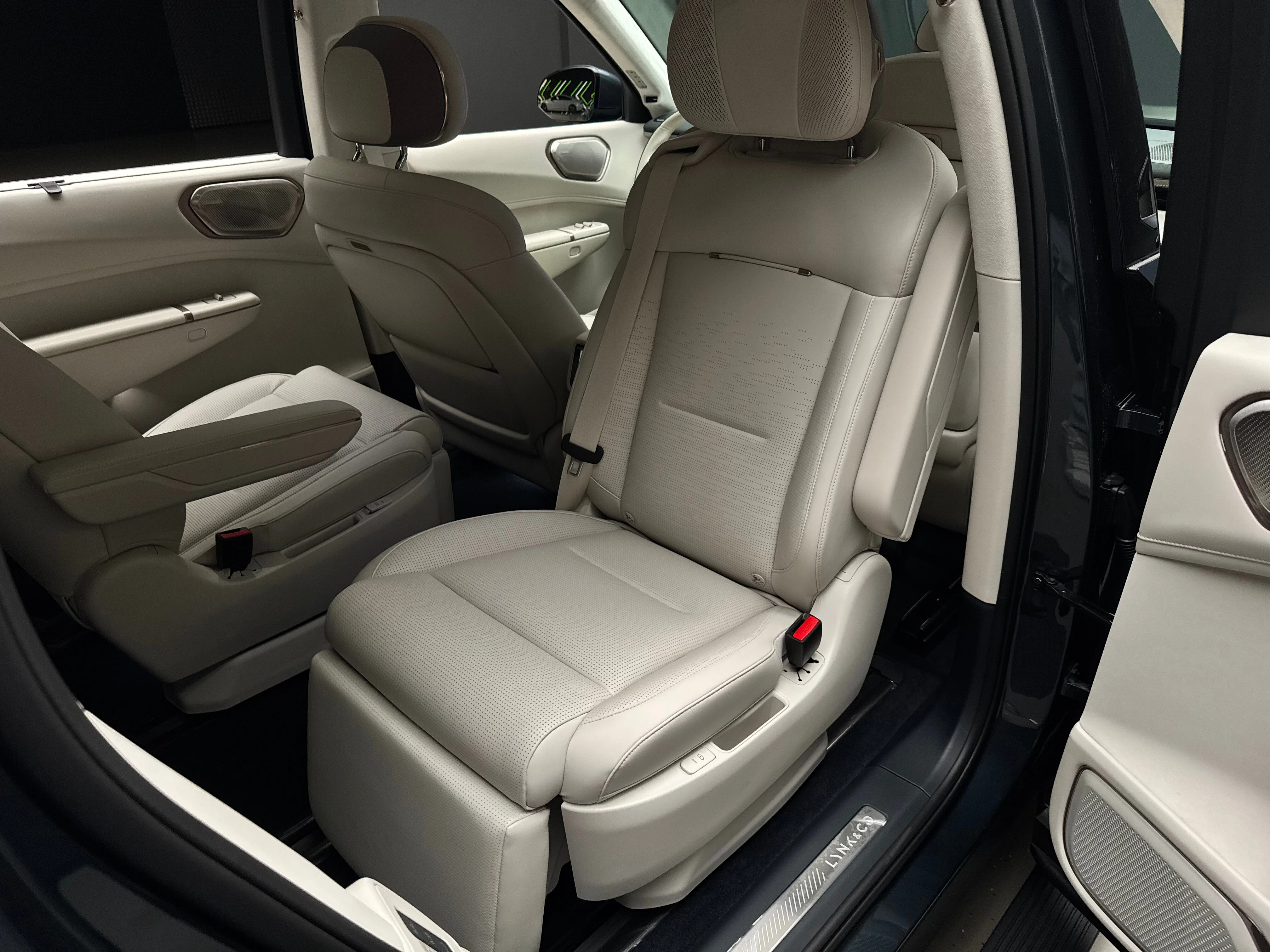 Lynk & Co 900 2025 33