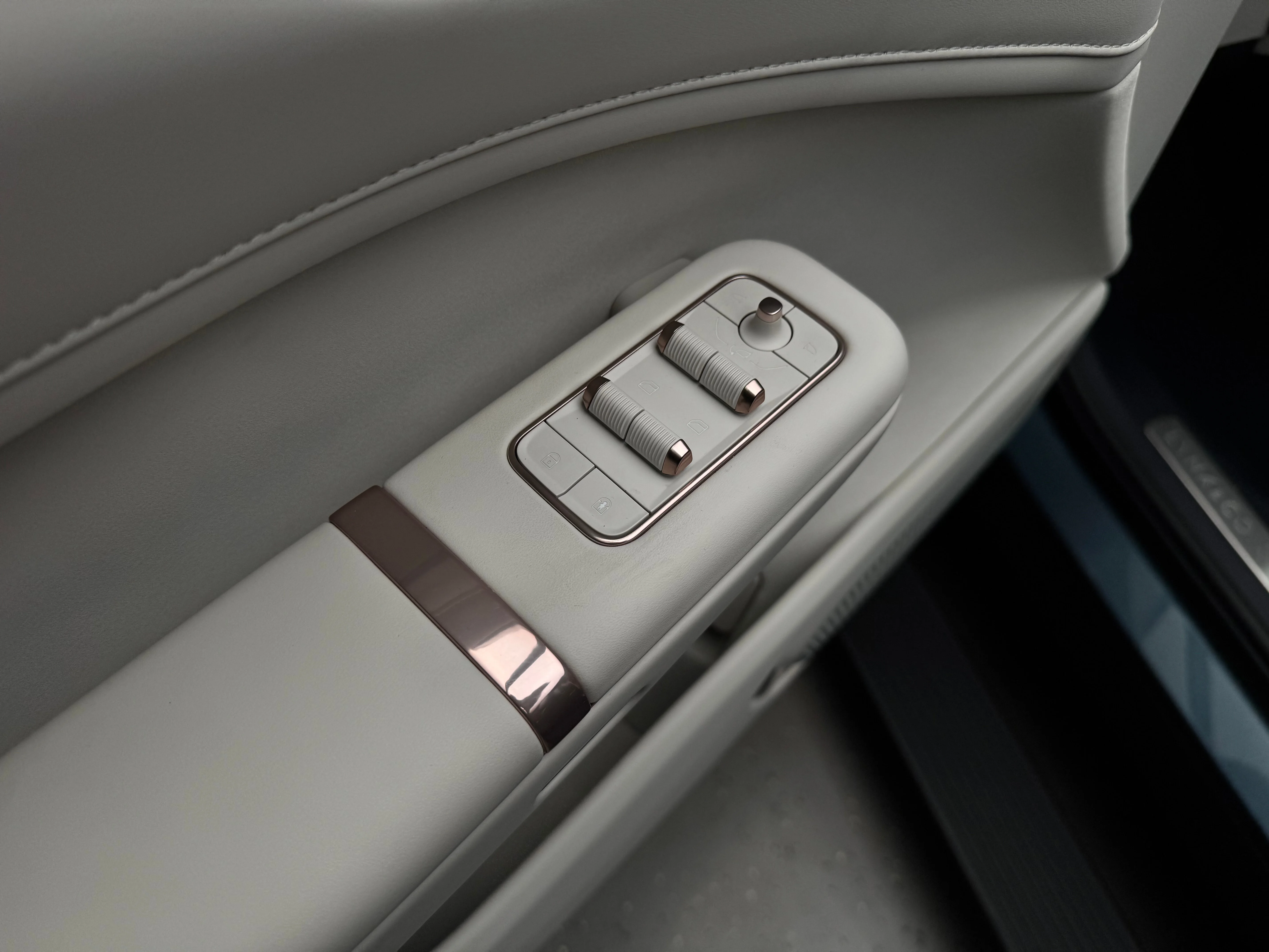 Lynk & Co 900 2025 15