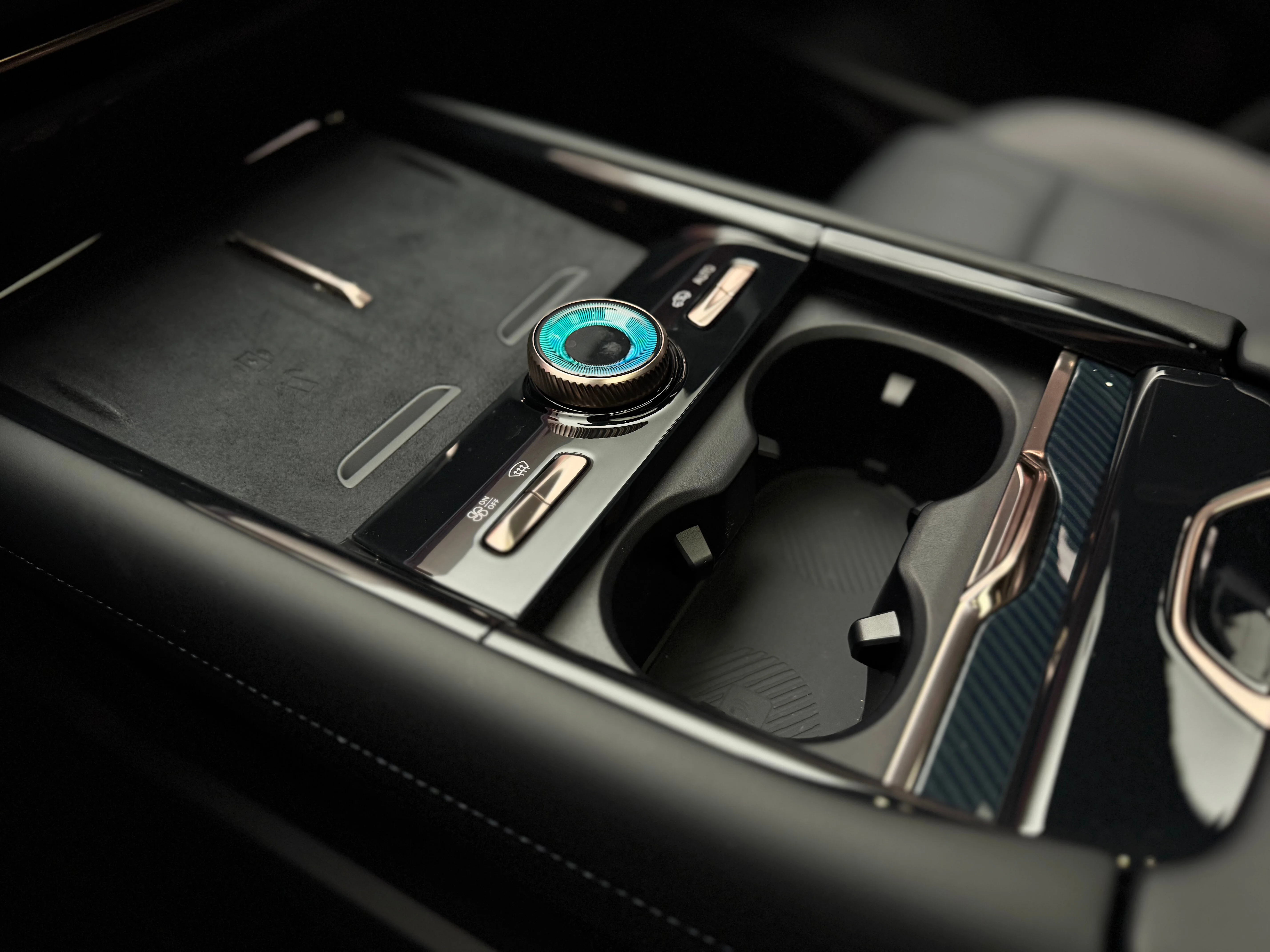 Lynk & Co 900 2025 17