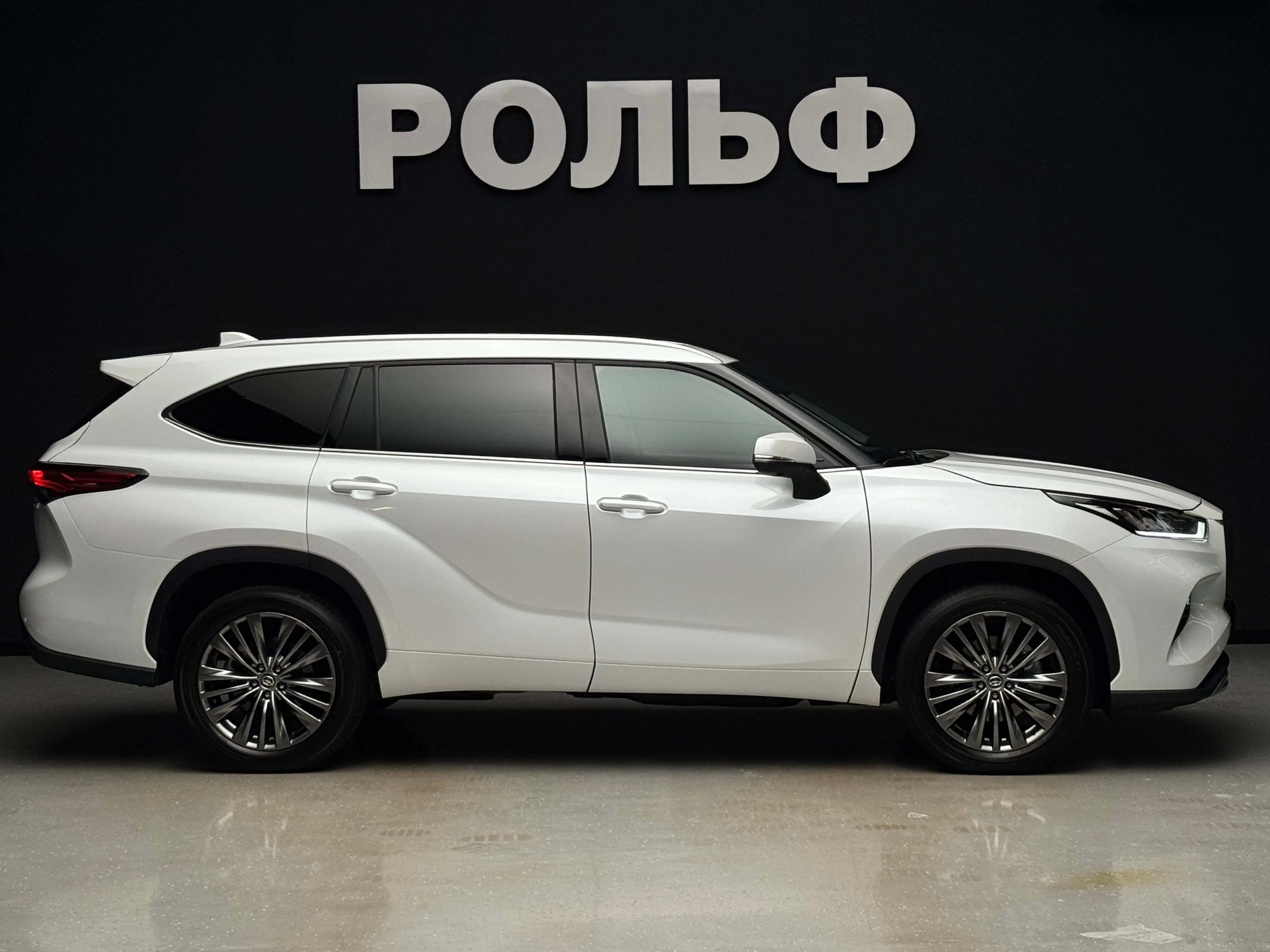 Toyota Highlander 2025 5