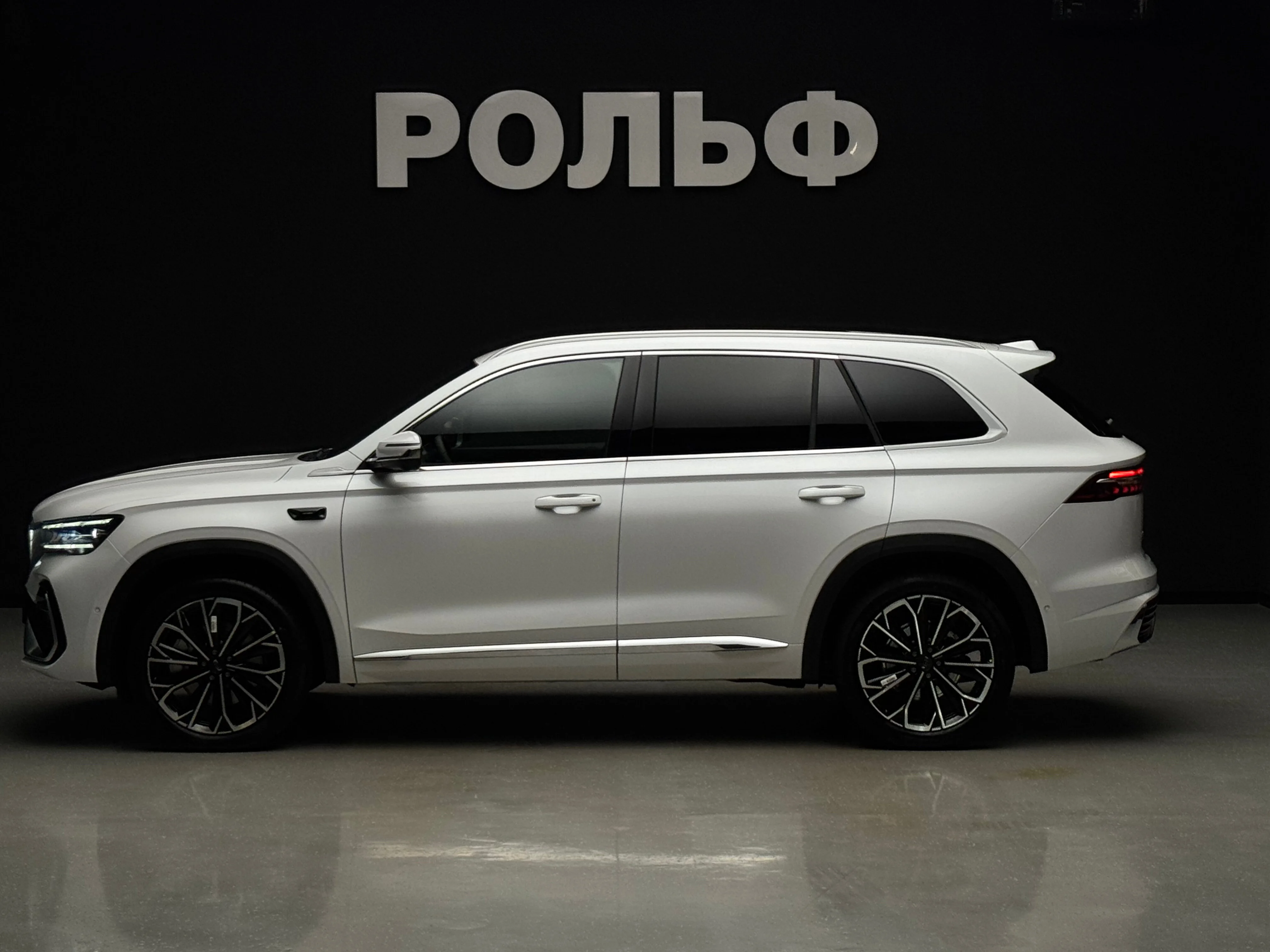 Geely Xingyue L 2025 6