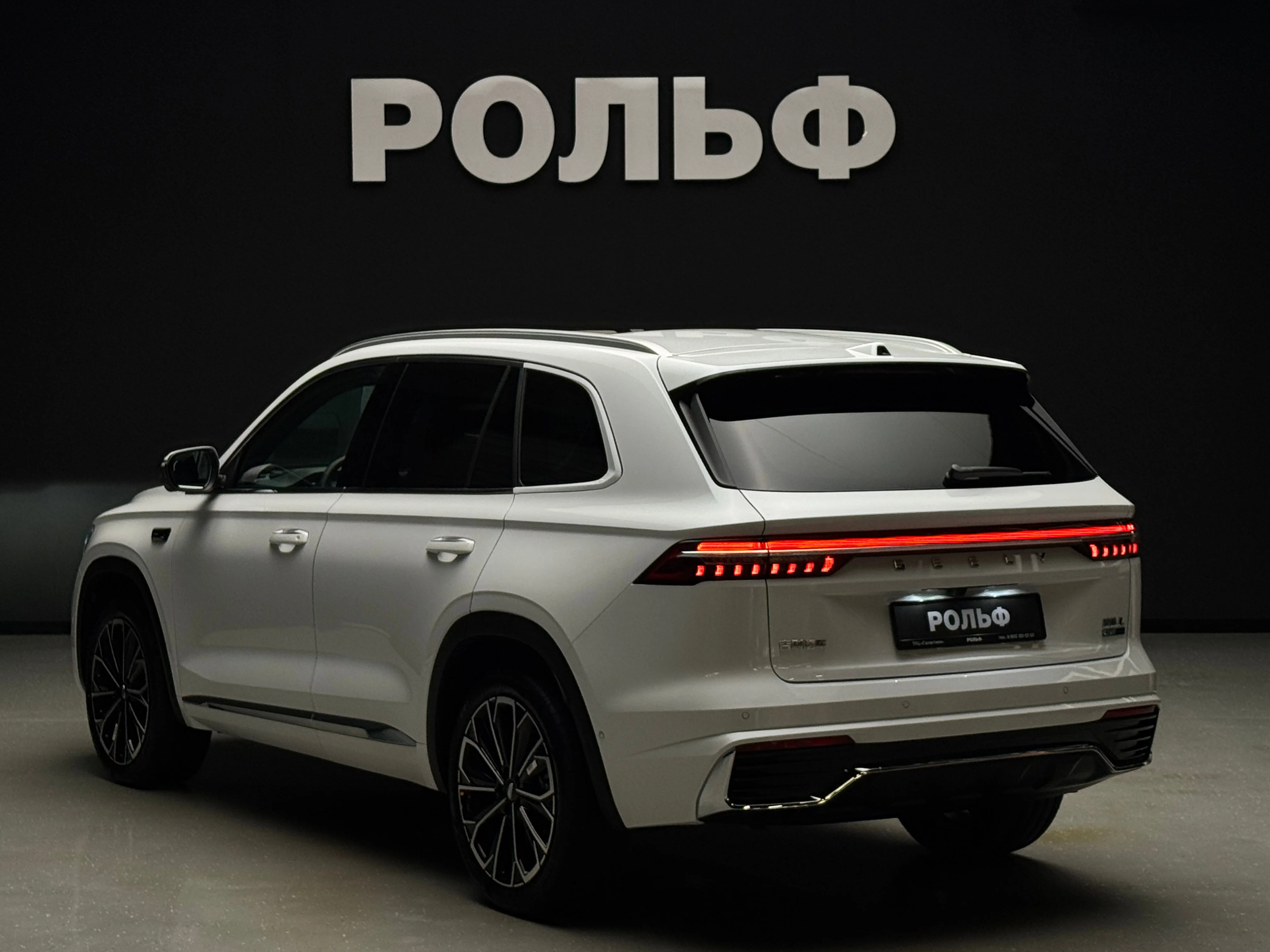 Geely Xingyue L 2025 3