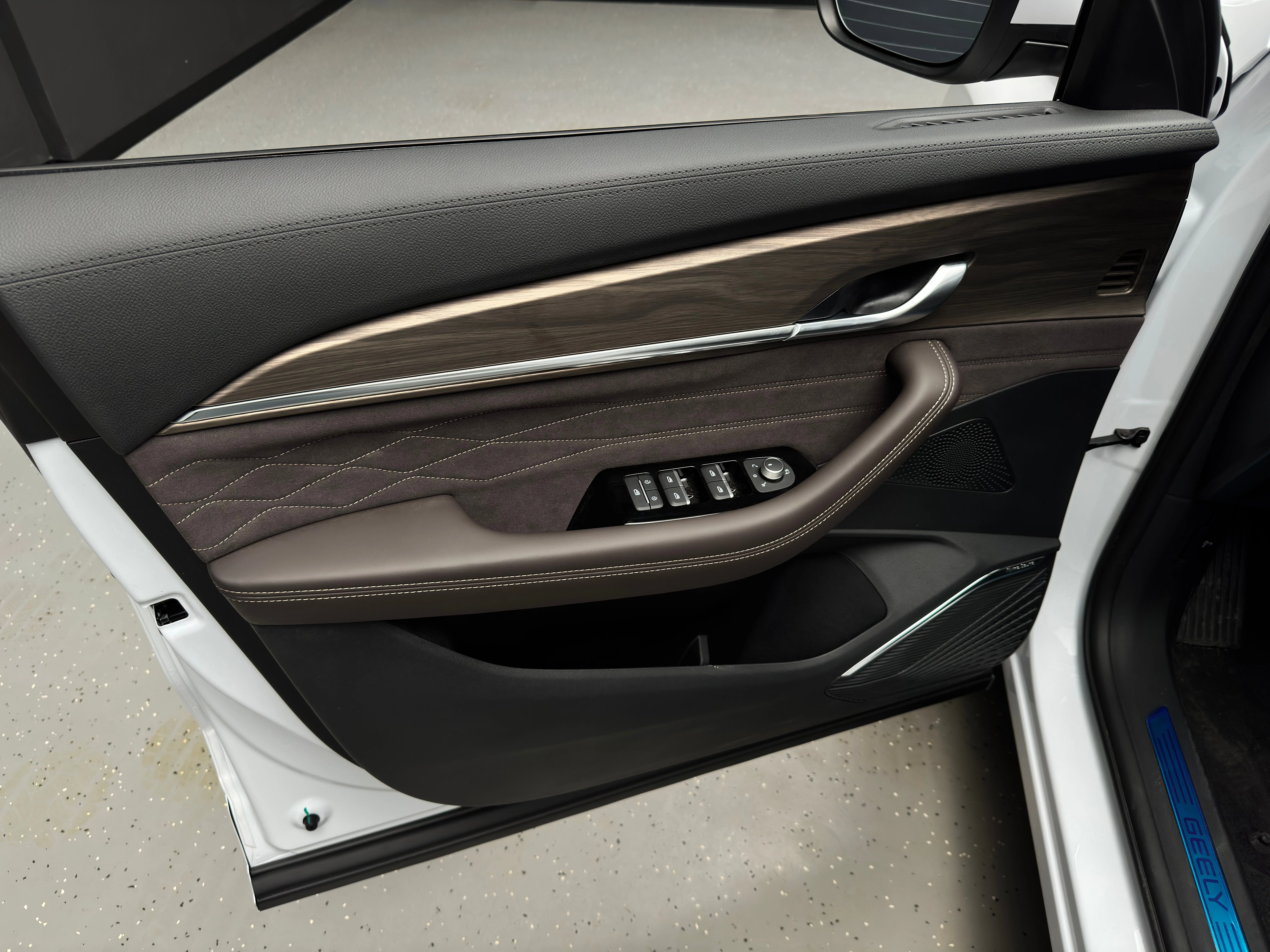 Geely Xingyue L 2025 18