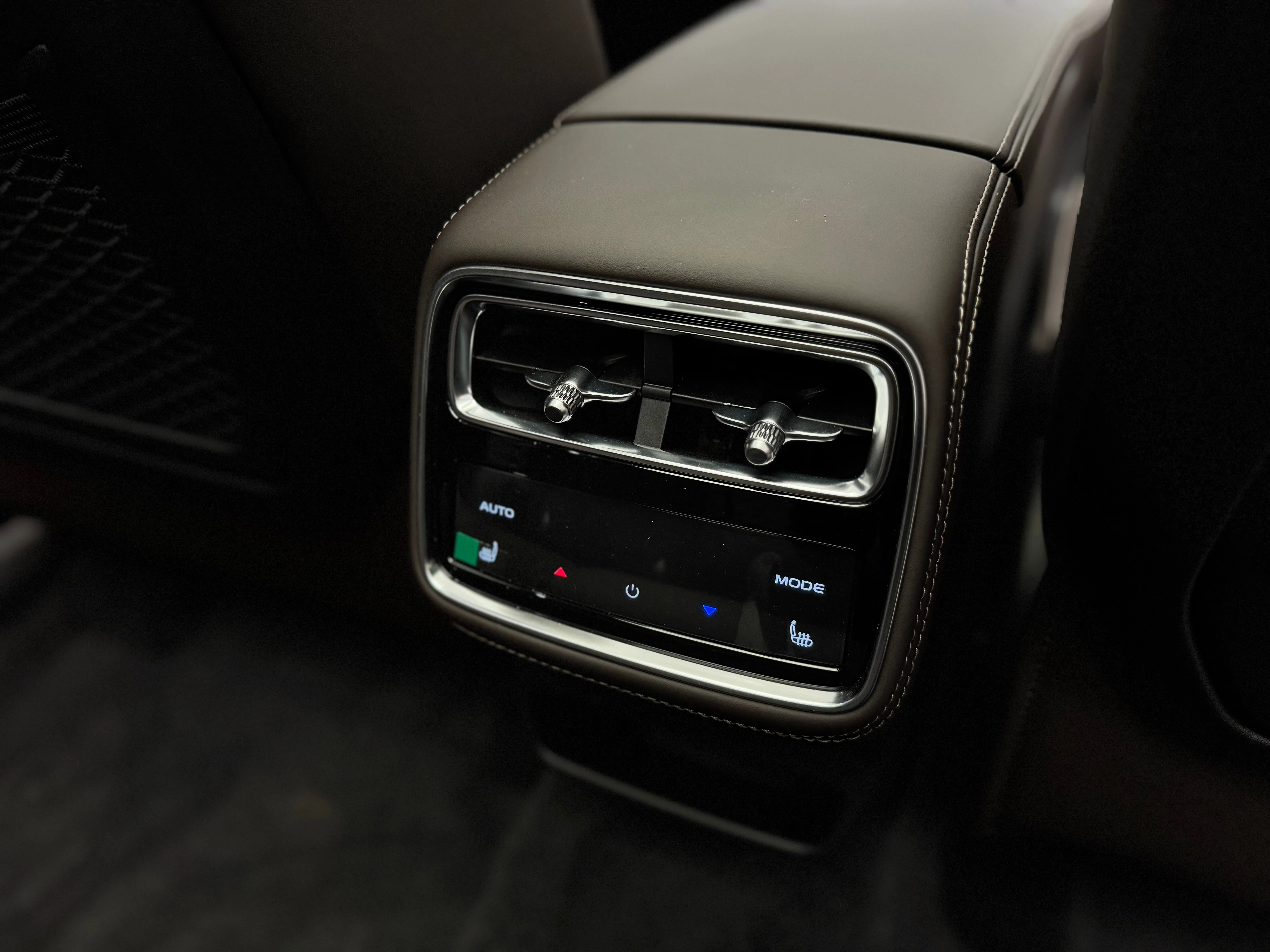 Geely Xingyue L 2025 27