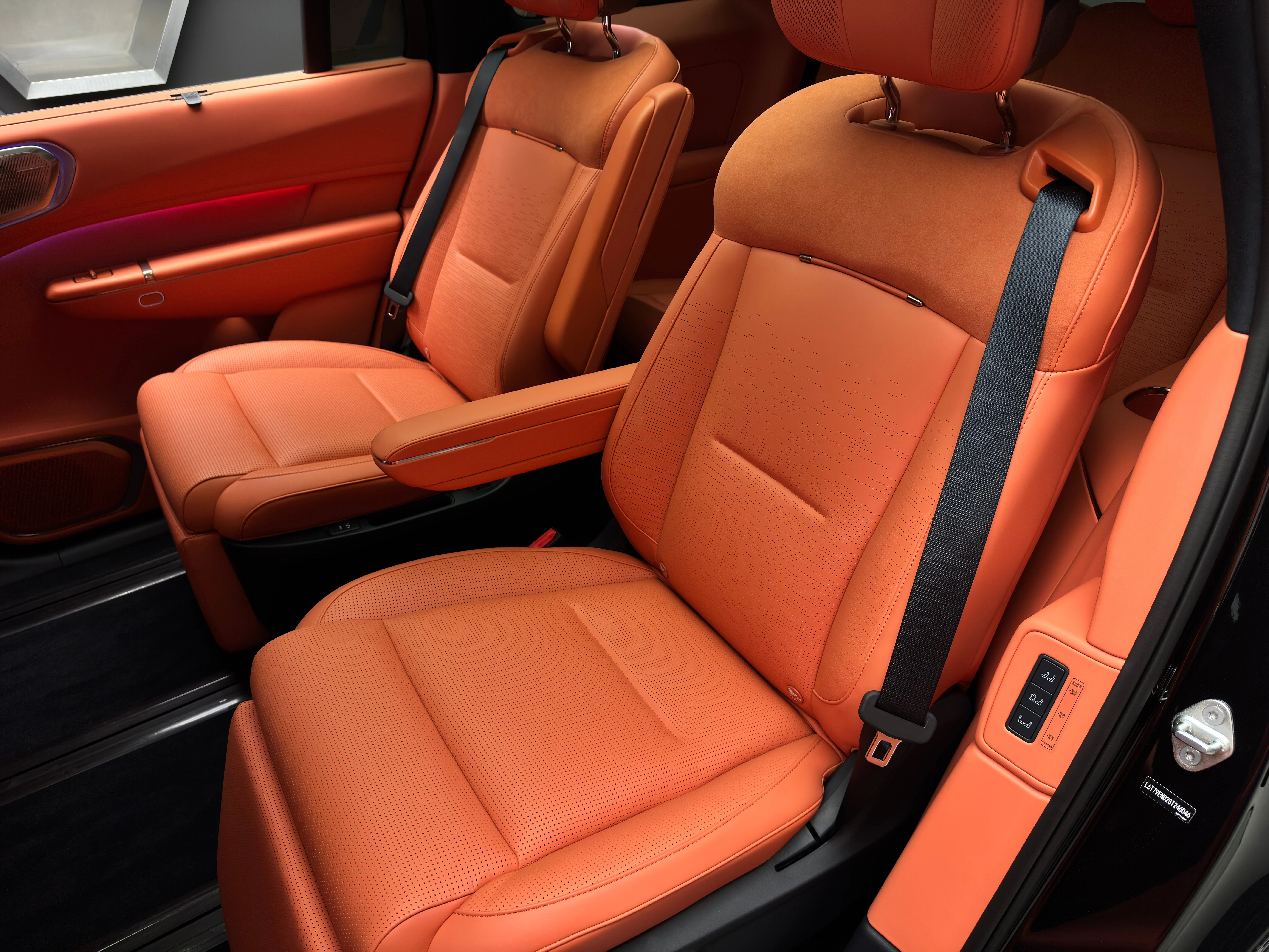 Lynk & Co 900 2025 18