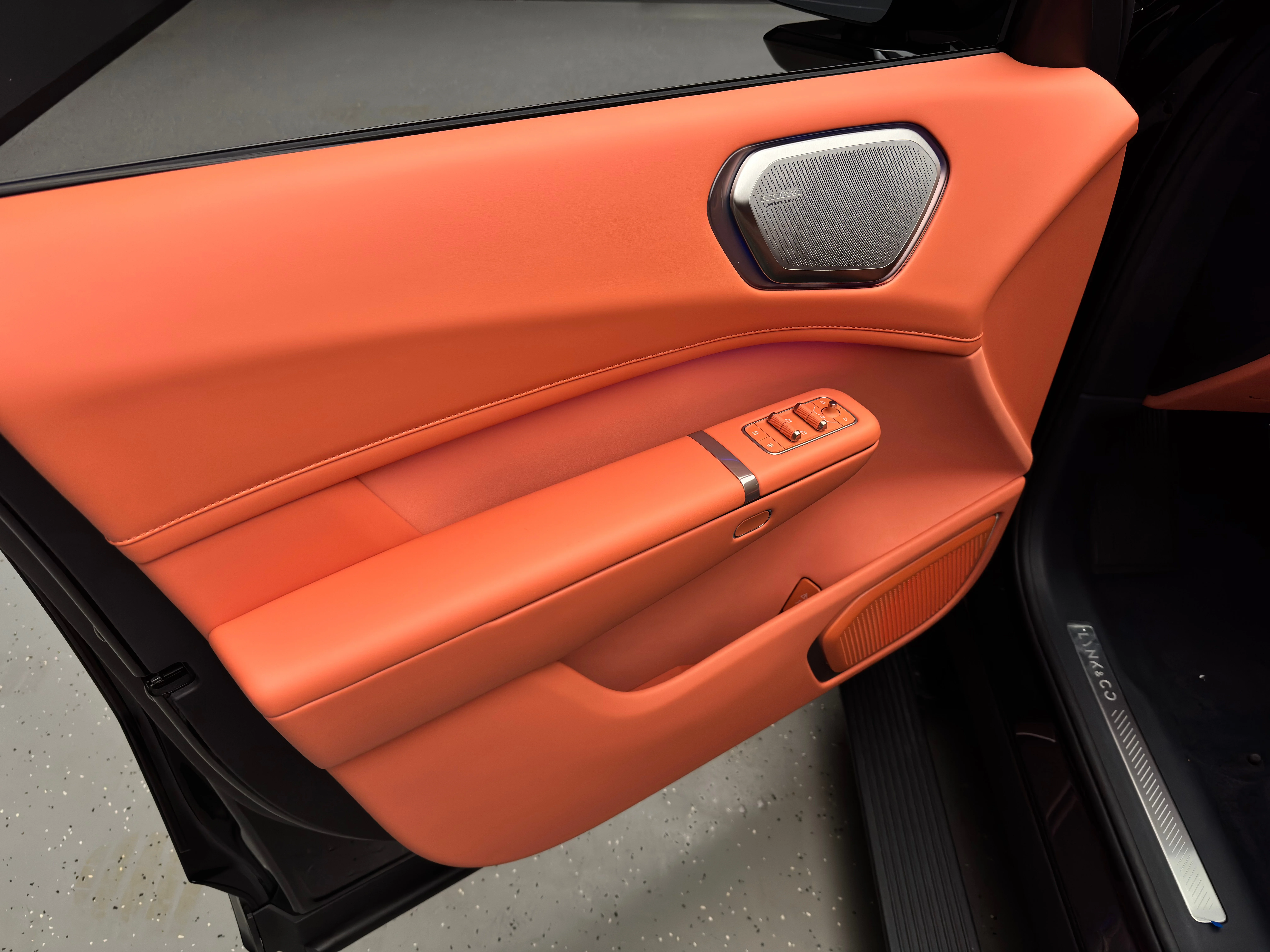 Lynk & Co 900 2025 12